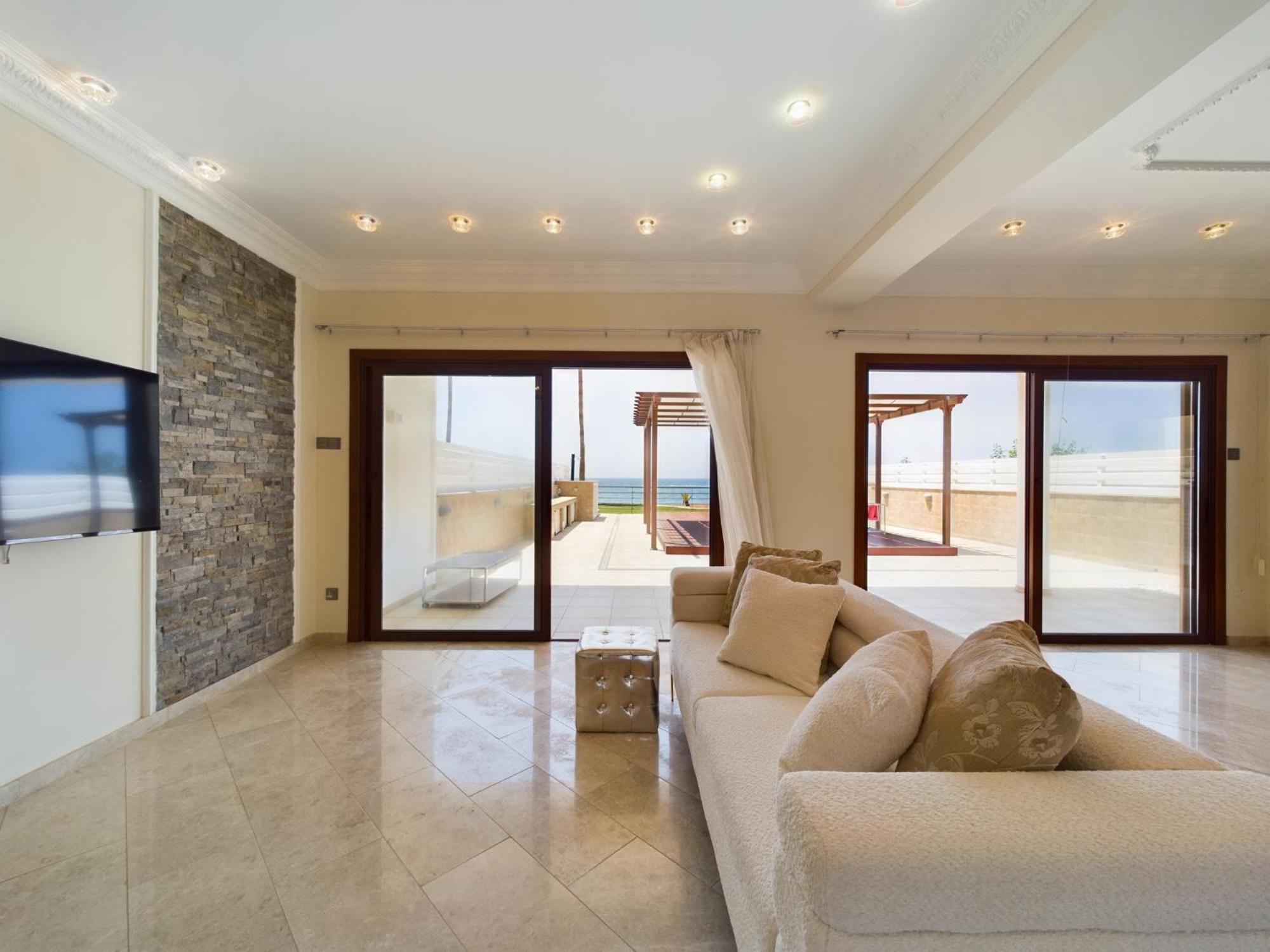 Fabulous beach front house with pool