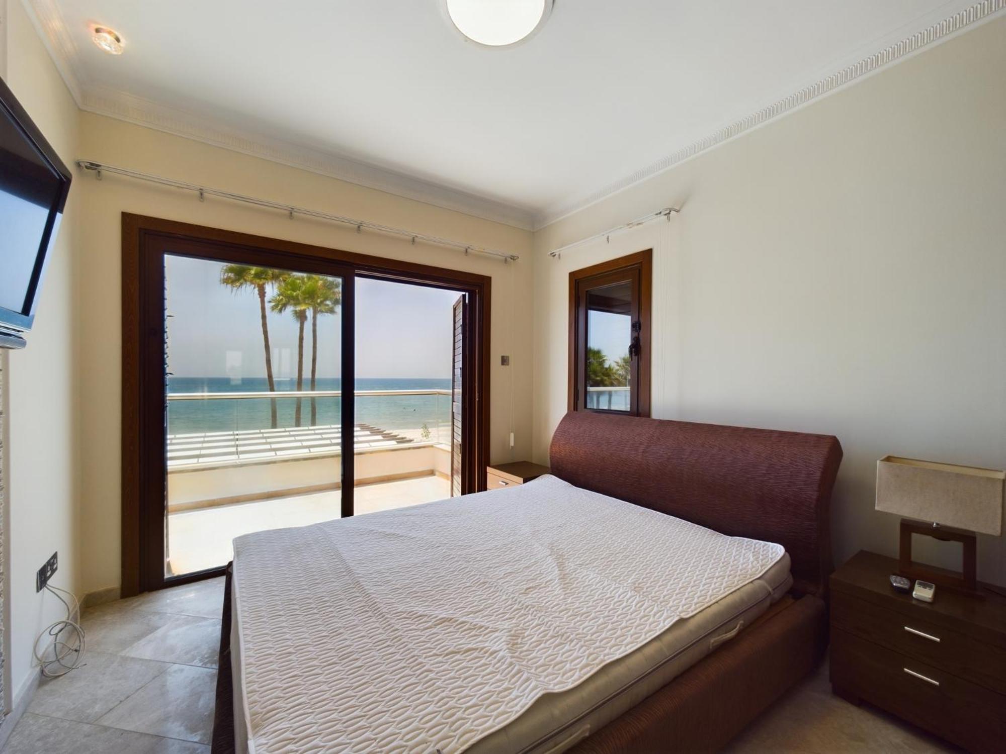 Fabulous beach front house with pool