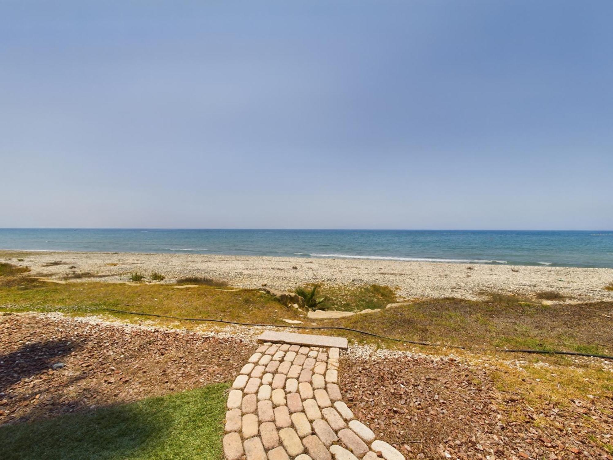 Fabulous beach front house with pool