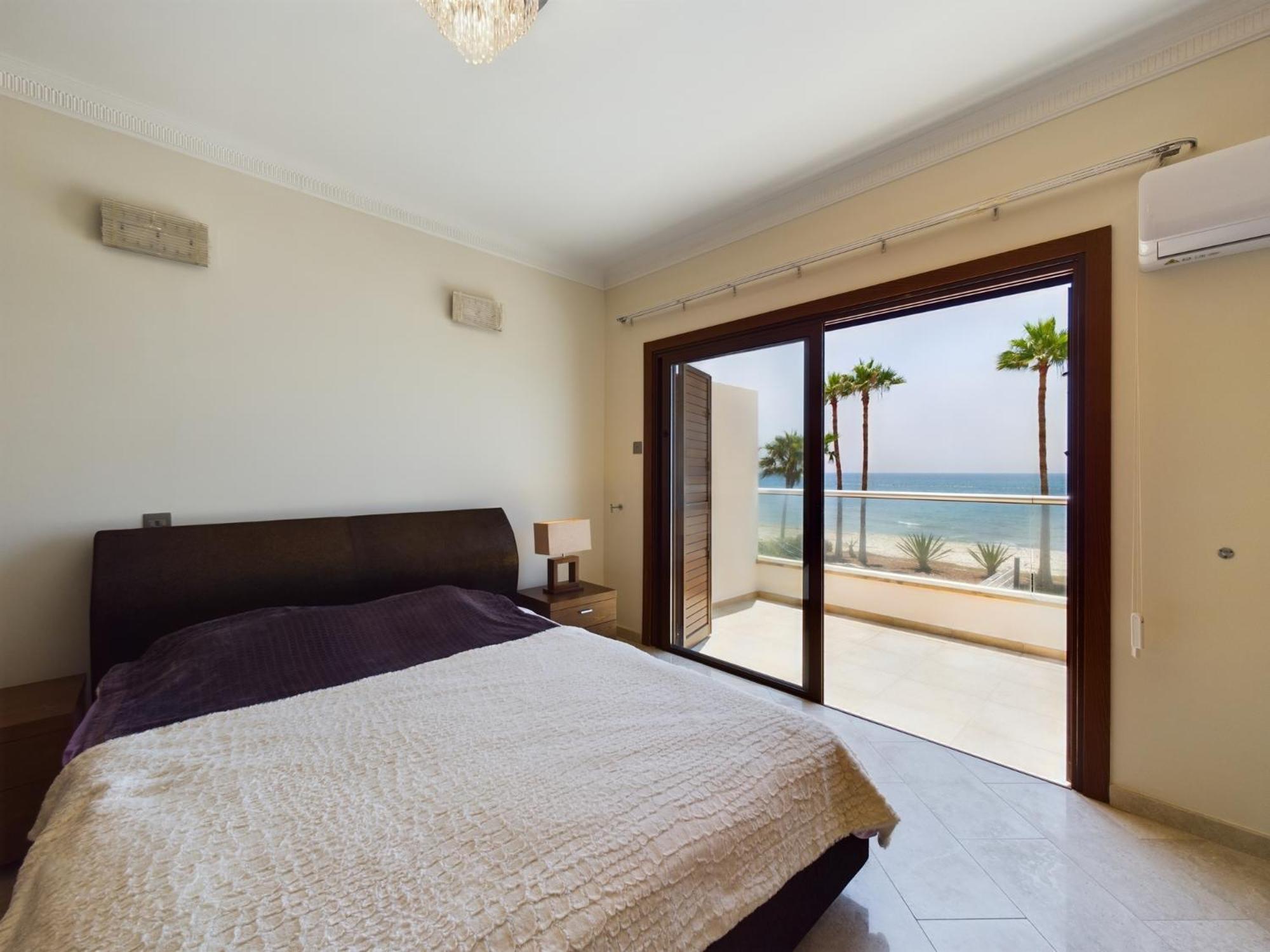 Fabulous beach front house with pool