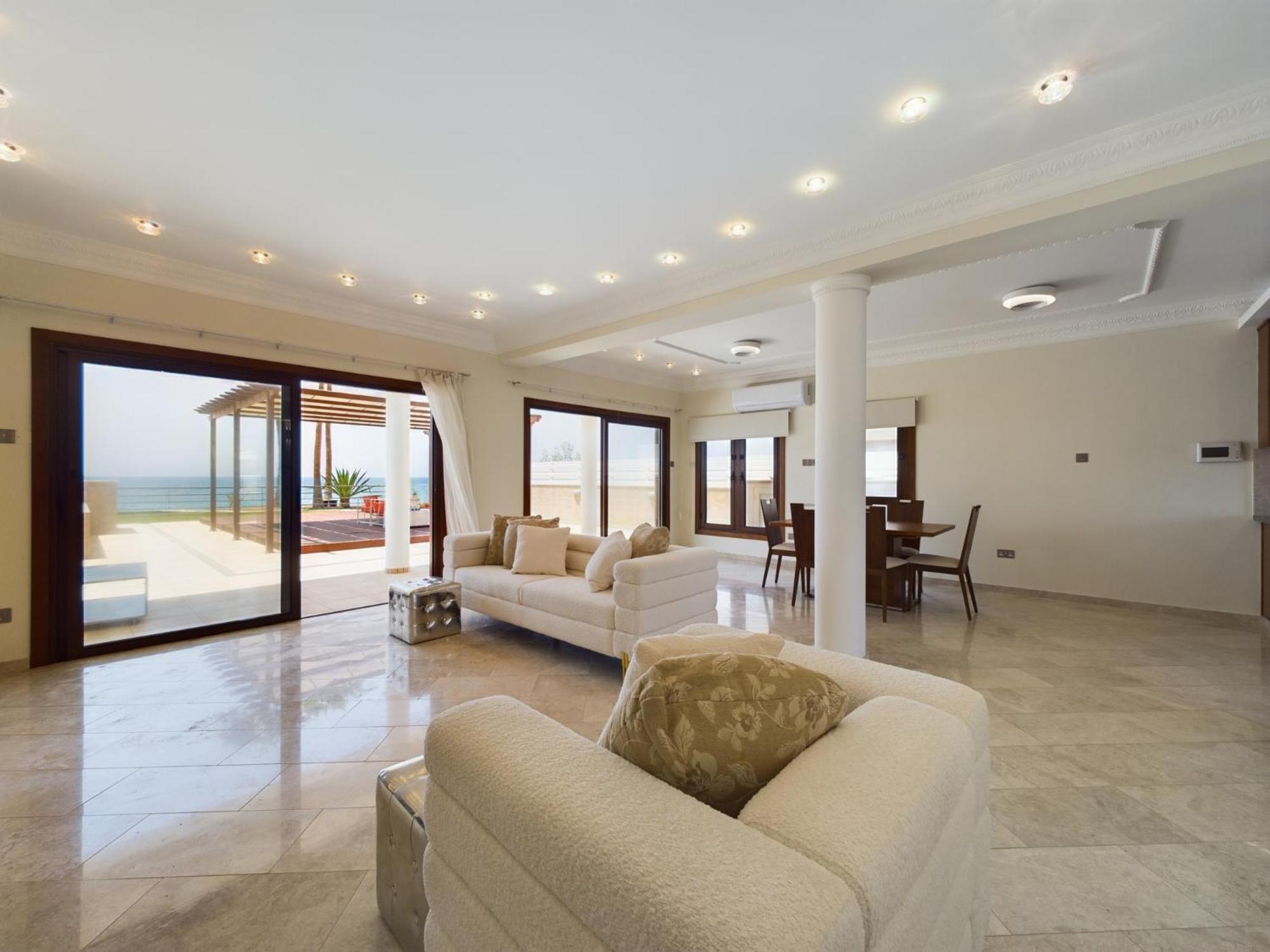 Fabulous beach front house with pool