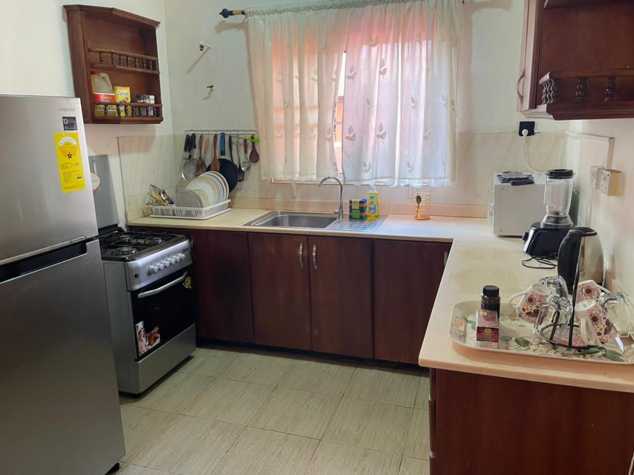 Stylie's Apartments view 5