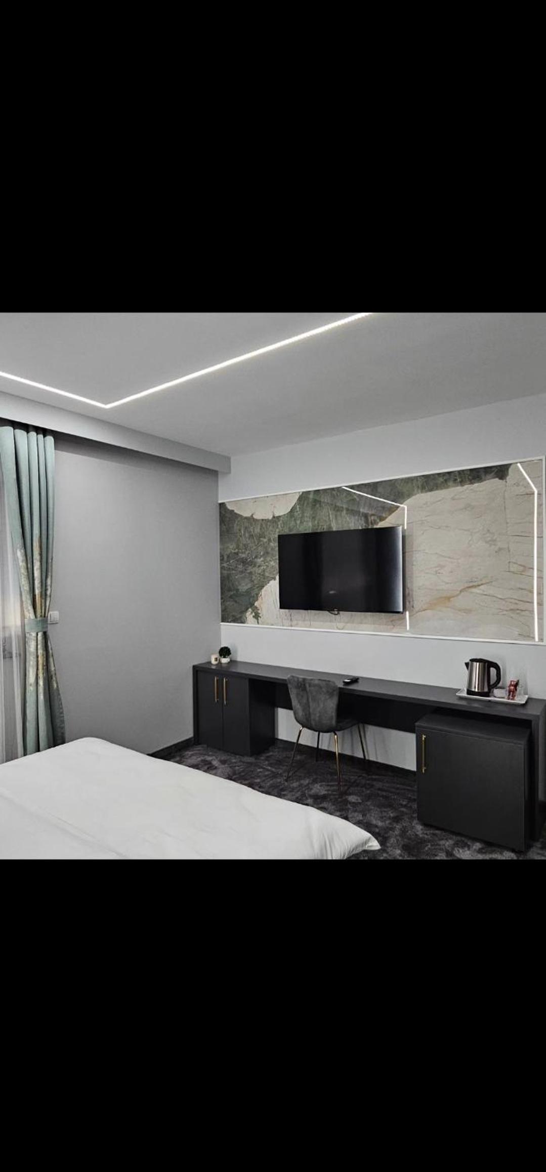 Luxury Room 's