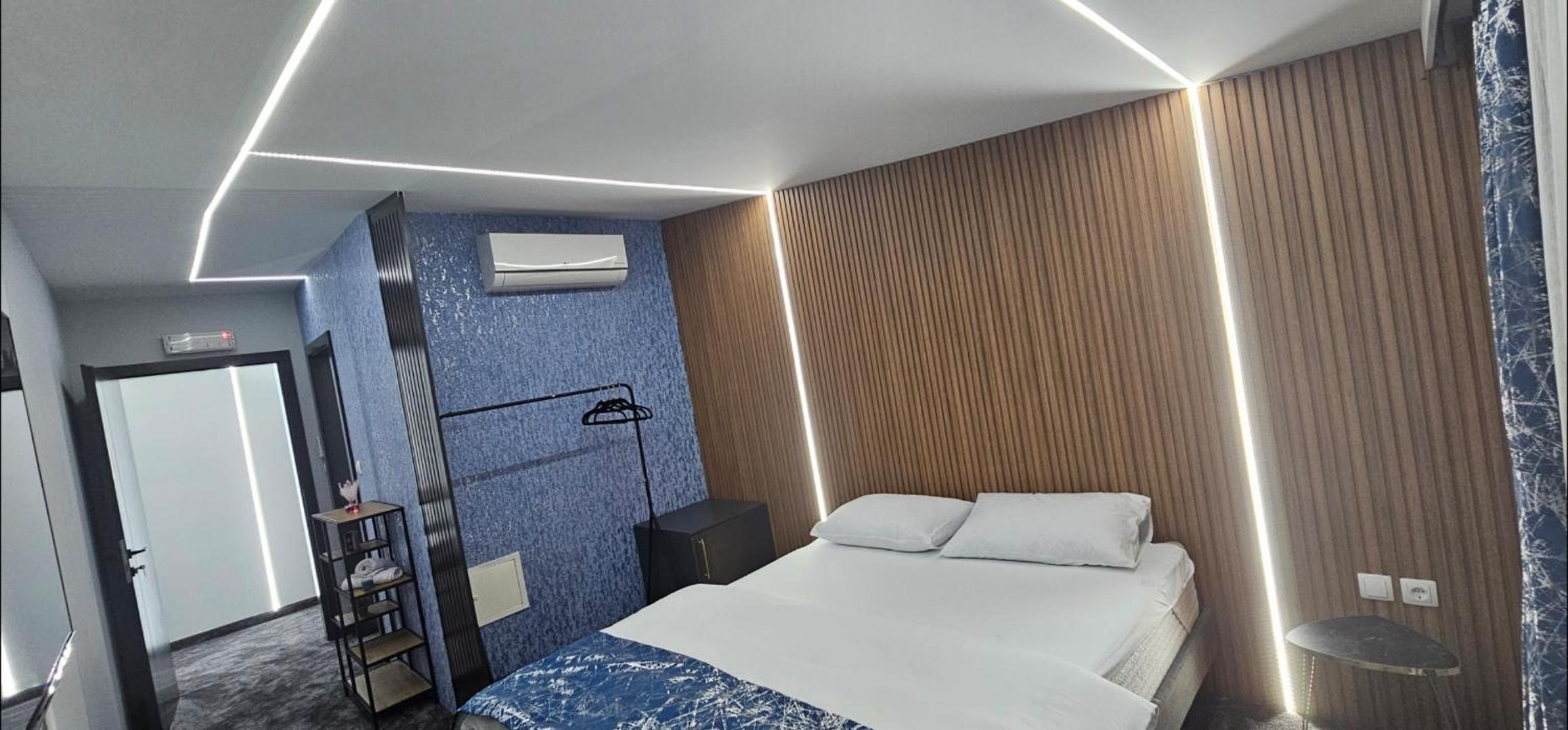 Luxury Room 's