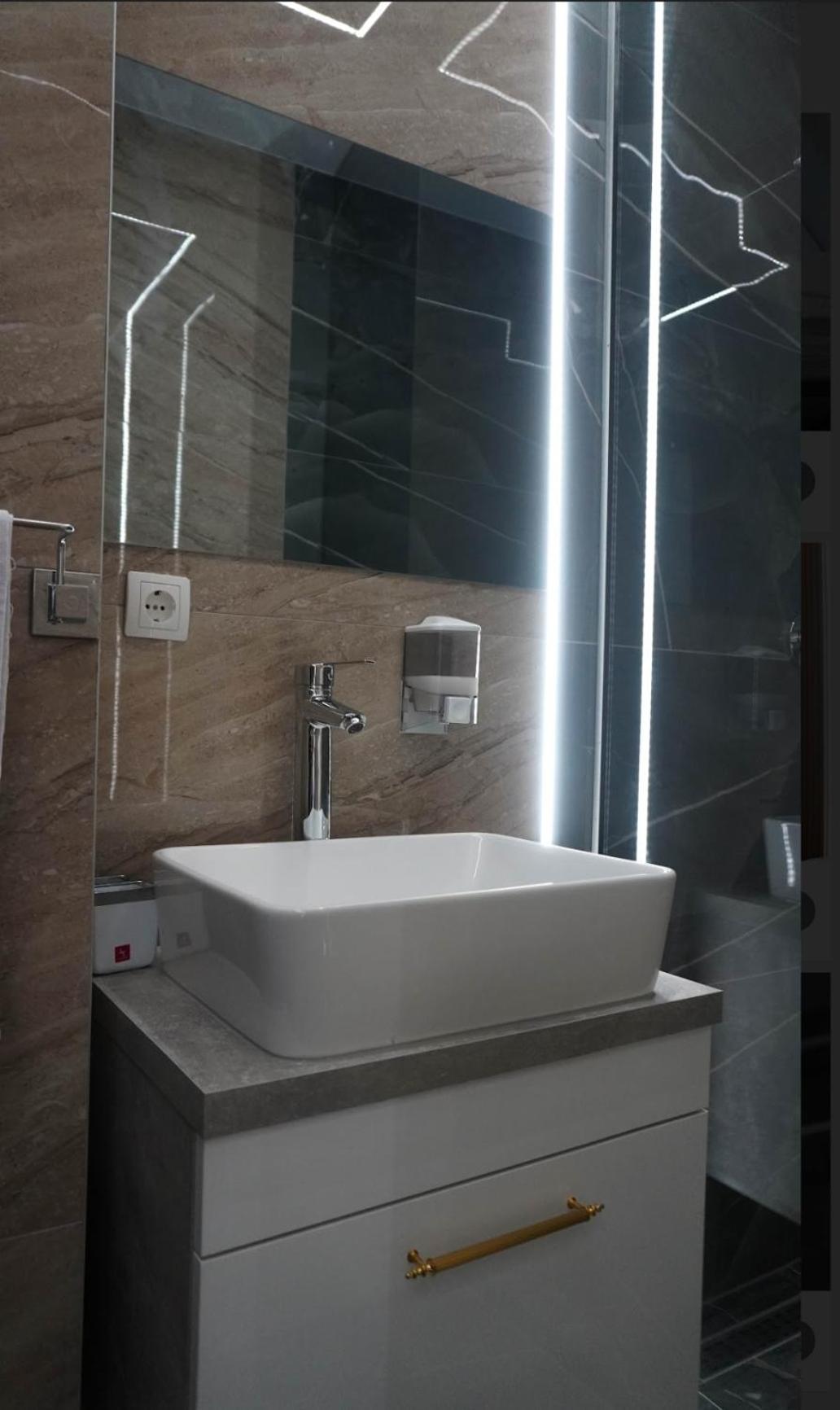 Luxury Room 's