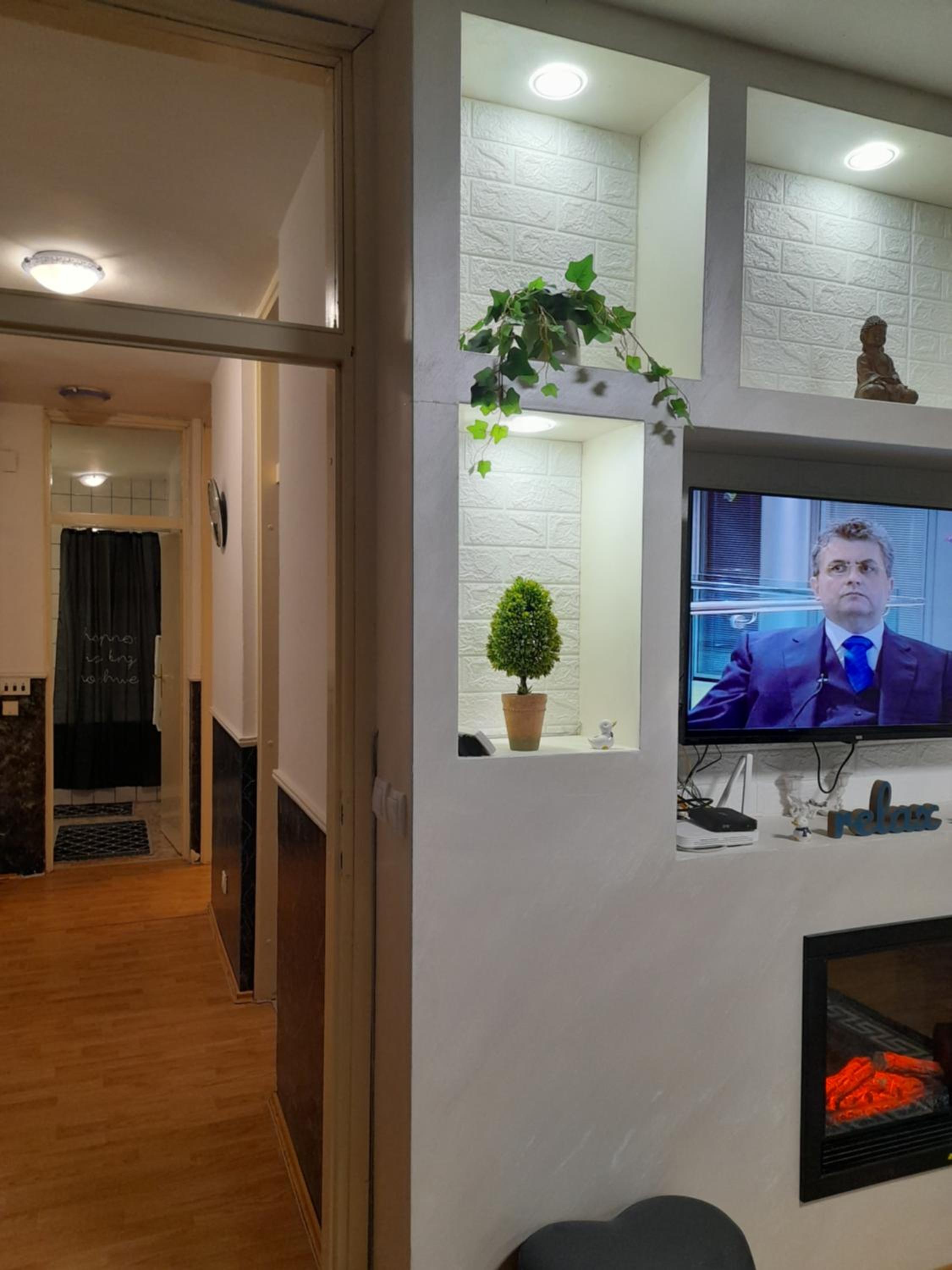 Photo 8