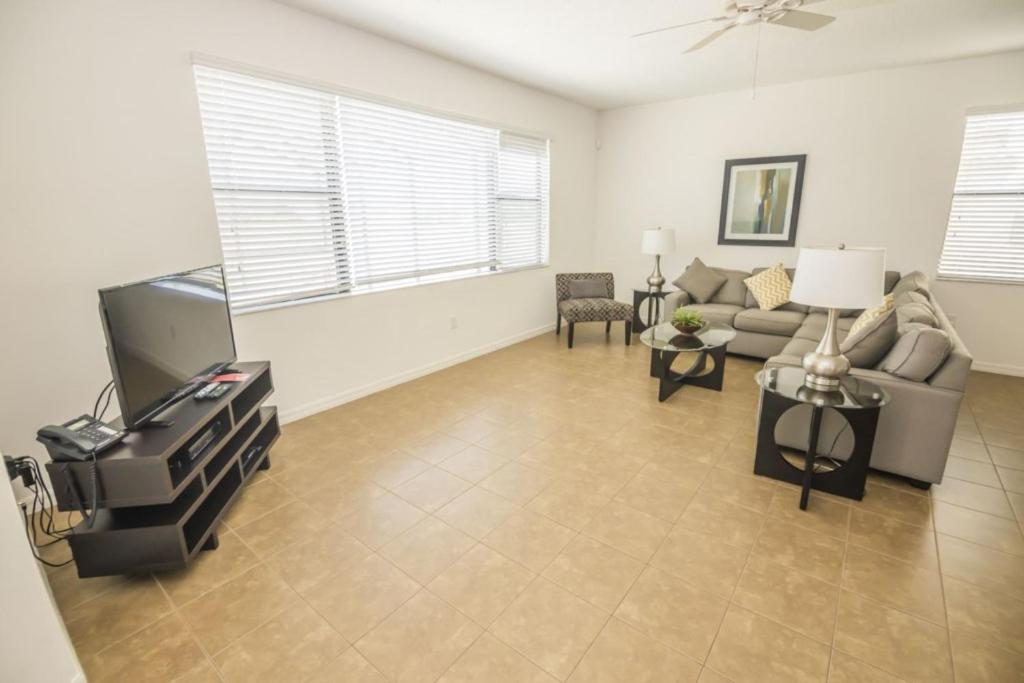 Modern Providence Vacation Home view 3