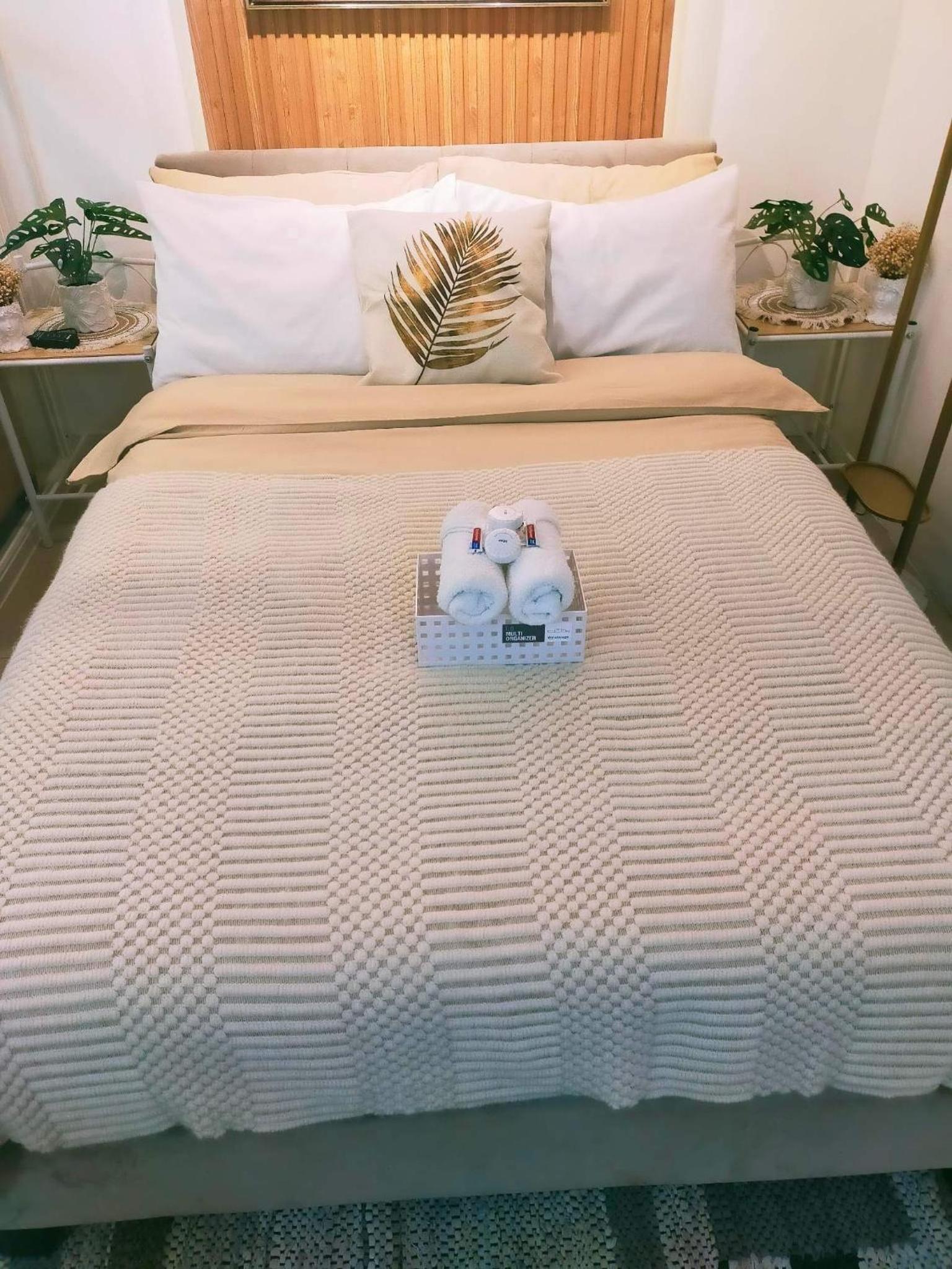 Queen Size Studio in Cebu City view 3