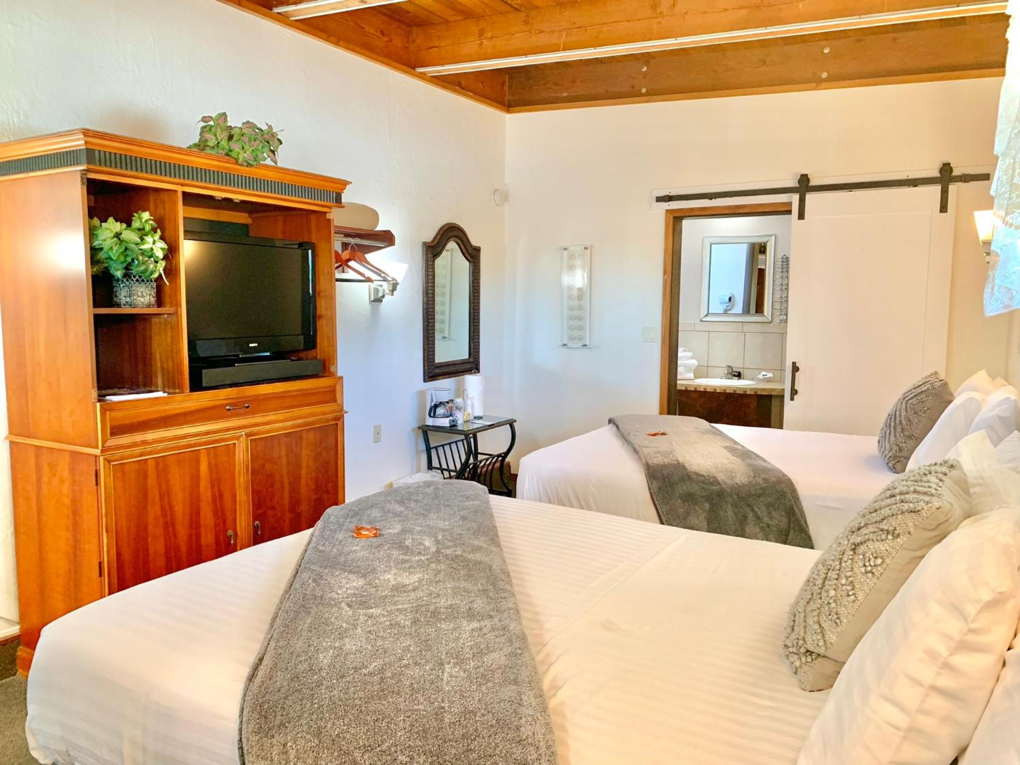Breakers Boutique Inn