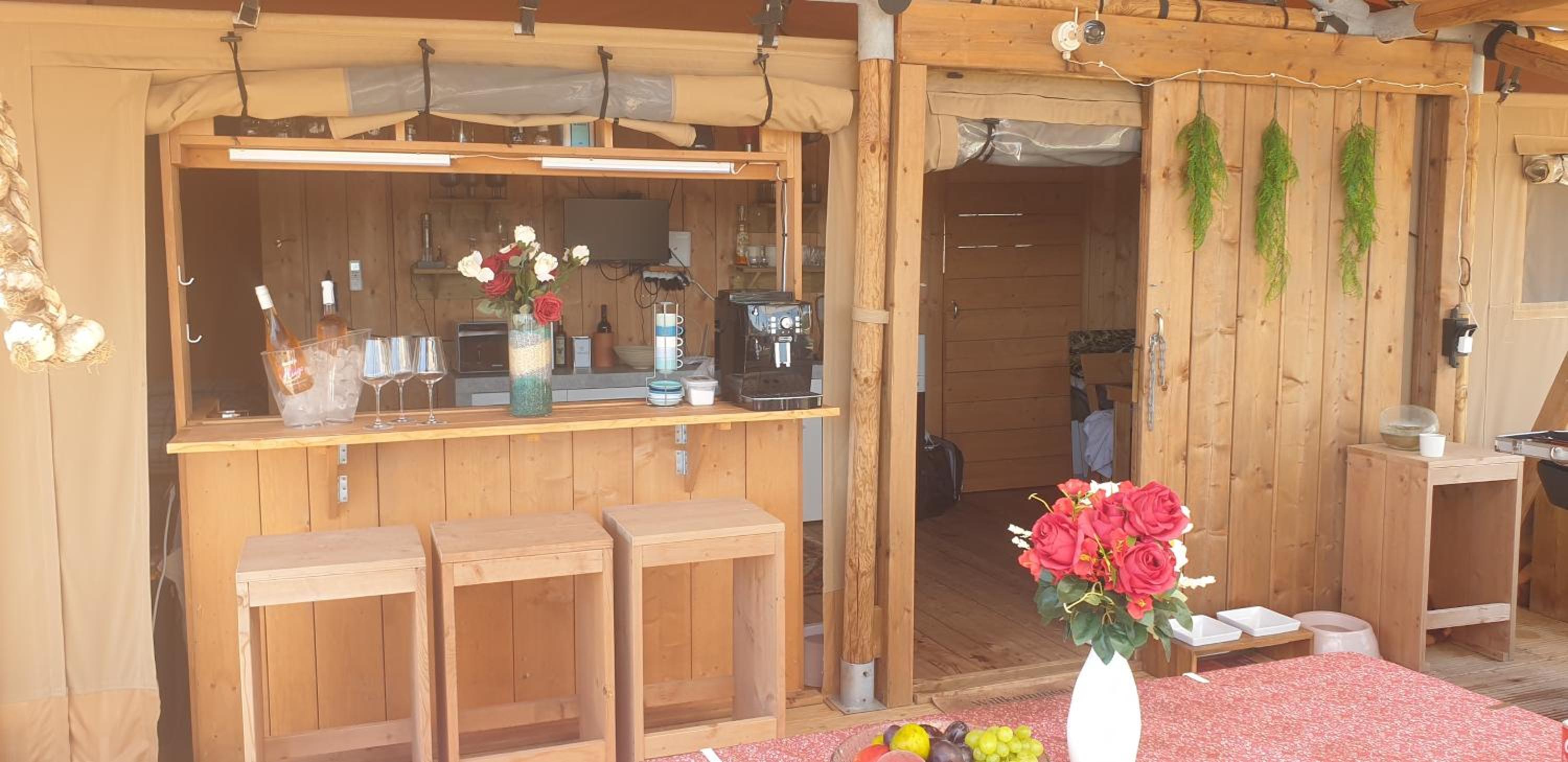Larah Land 4 Star Glamping Yala Lodge plus kids lodge