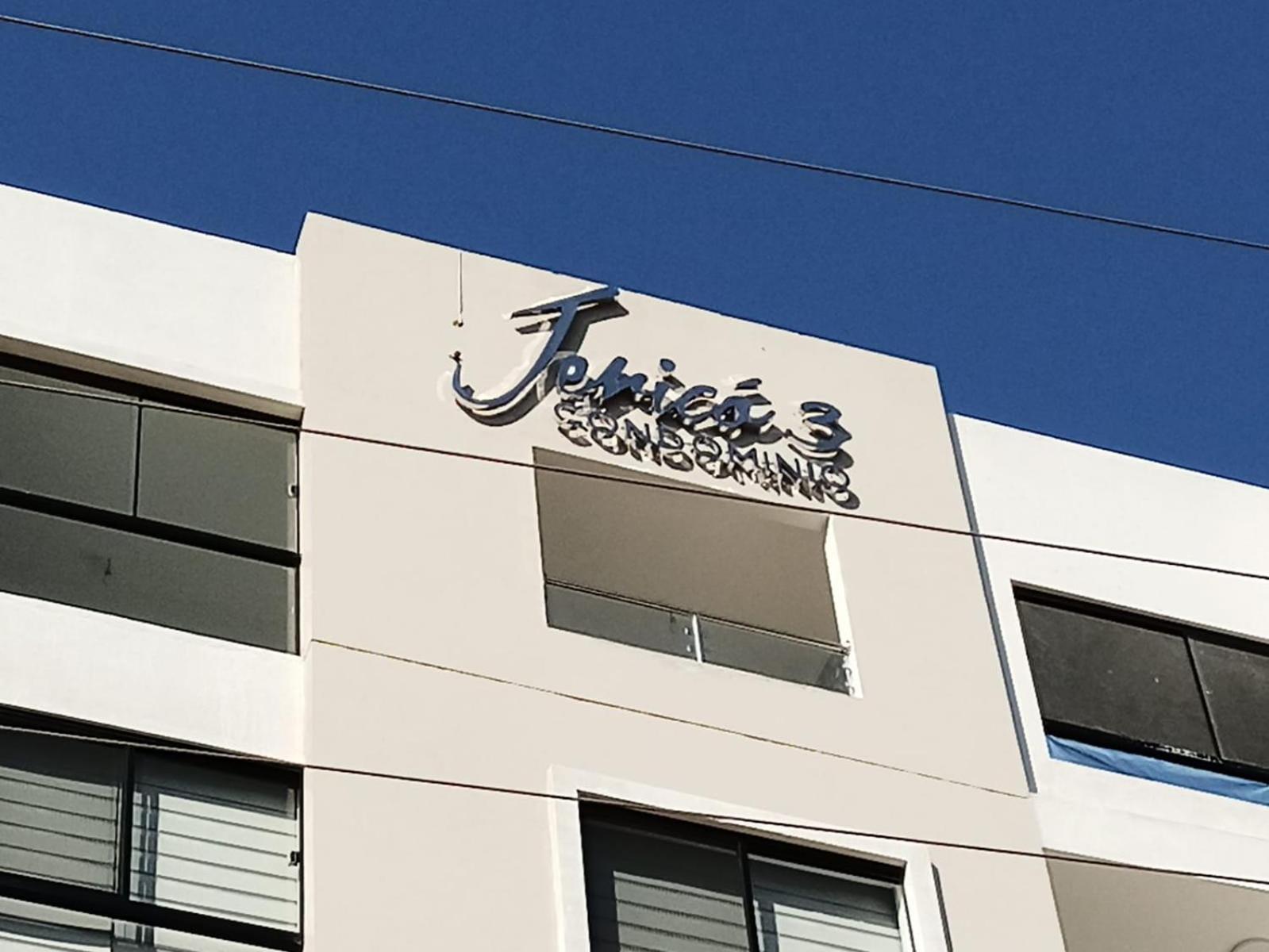 DEPARTAMENTO Y CONDOMINIO RECIEN CONSTRUIDO 2023 zona norte cerca UCEBOL