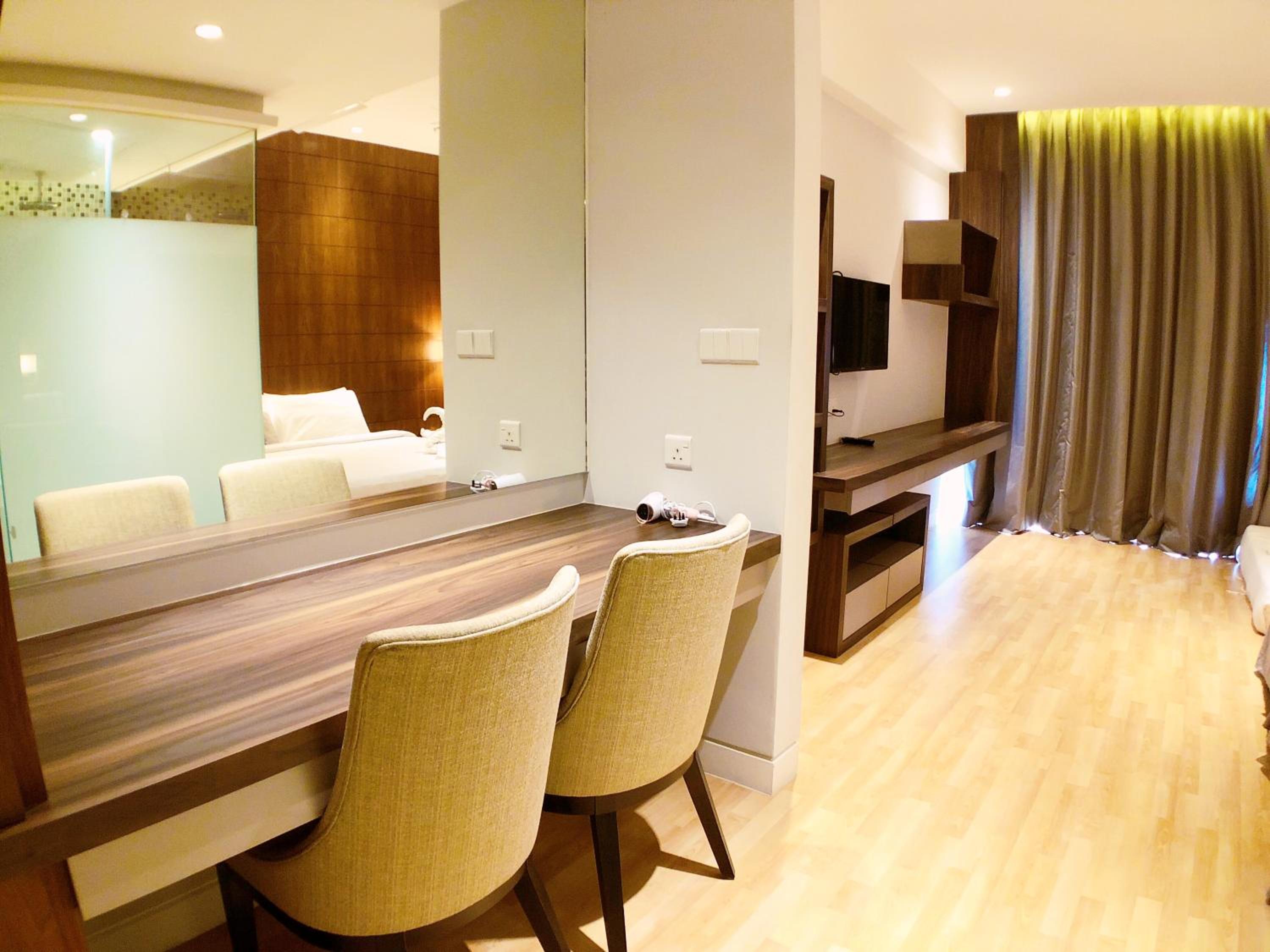 Greystone D' Majestic Place
