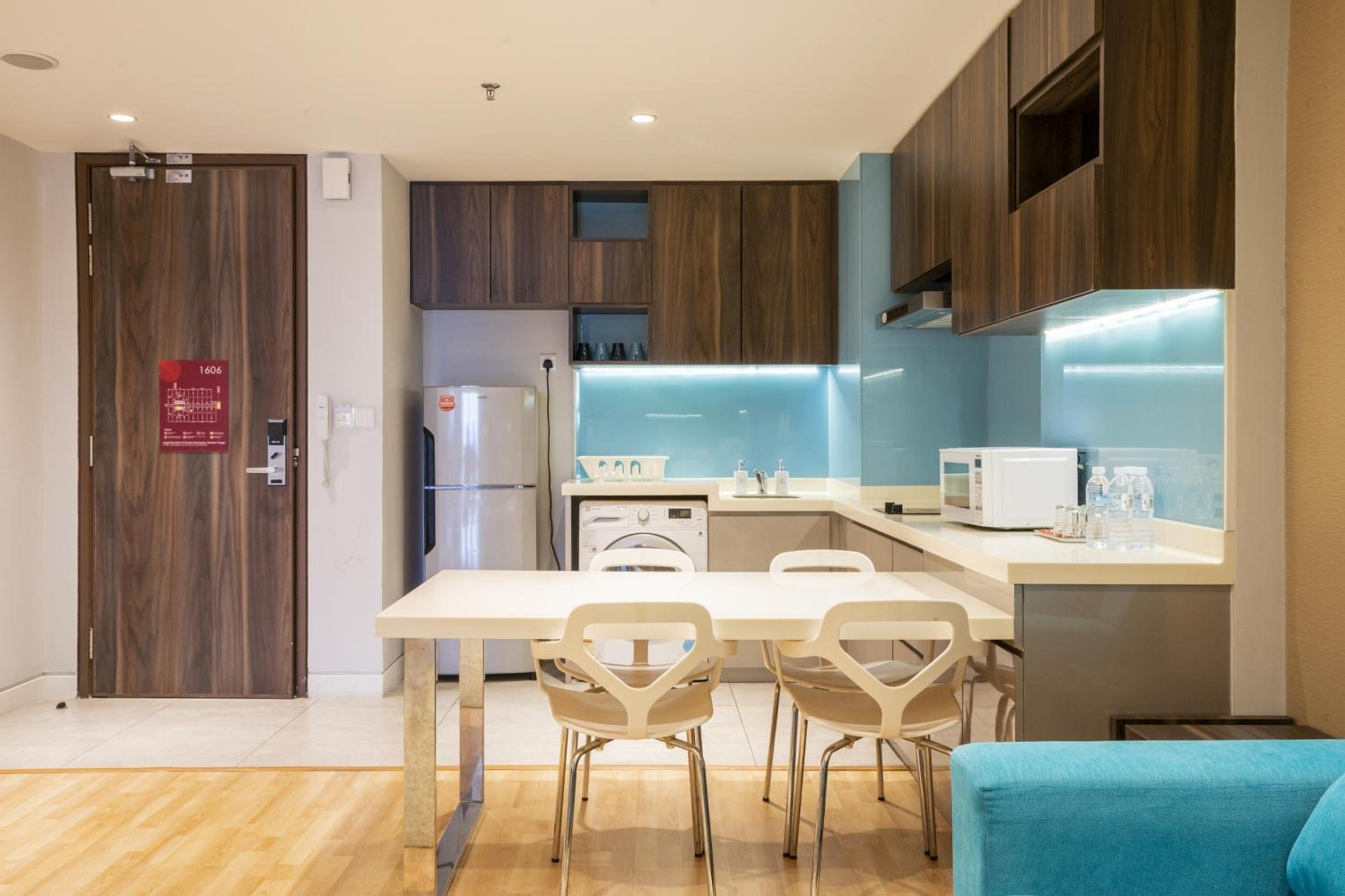 Greystone D' Majestic Place