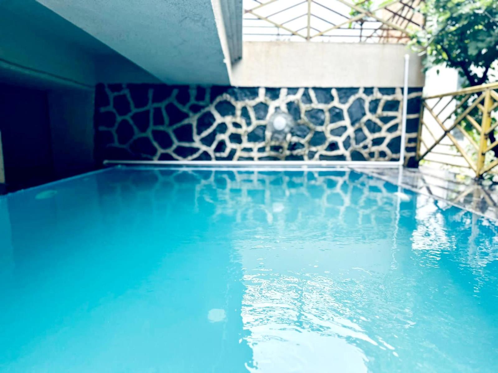 YellowBrick Villa - Near Market /Swimming pool/ AC/ Luxurious view 2