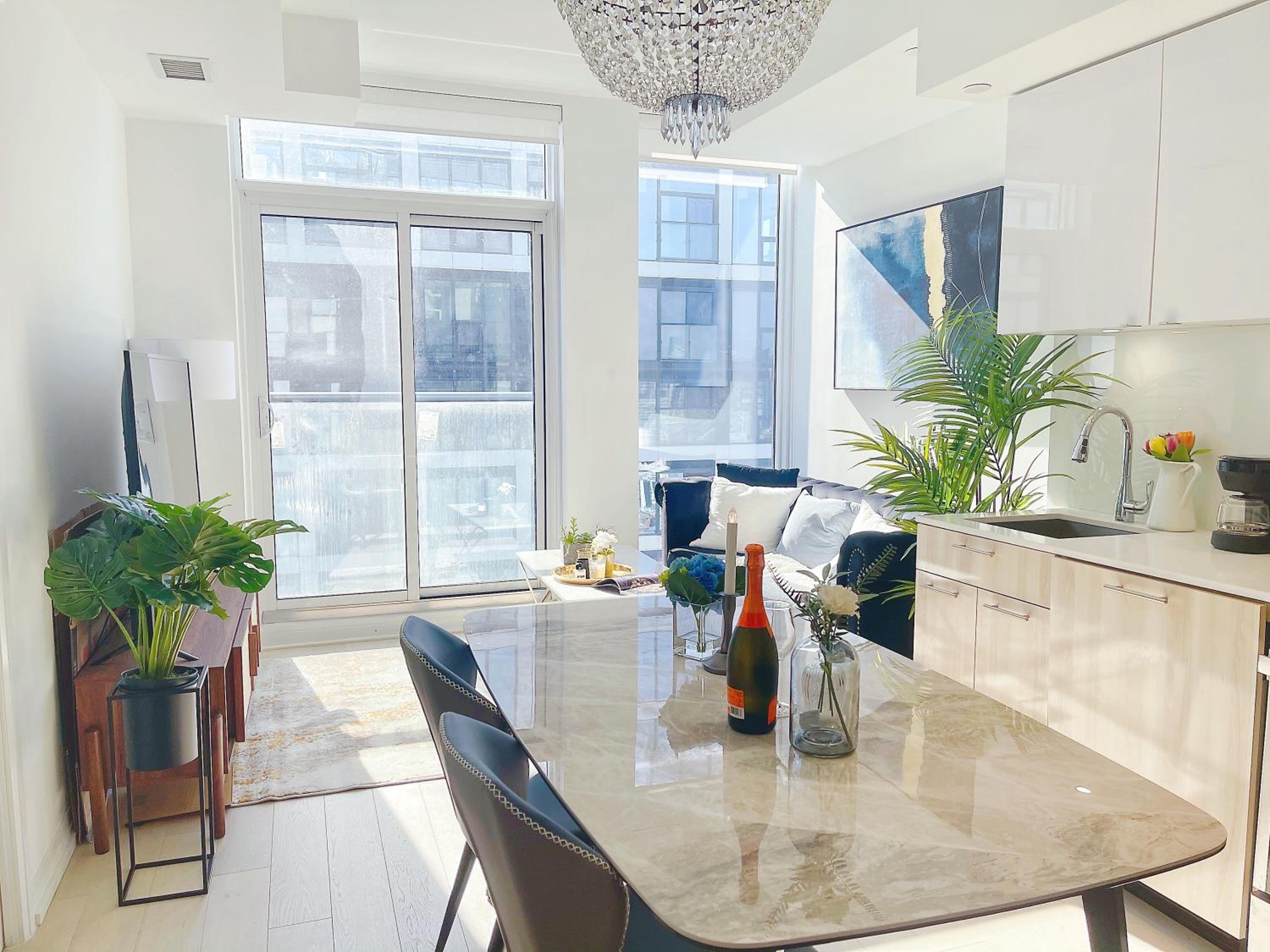 INFIVILLA Boutique Penthouse-Live in the SKY with Amazing Lakeview! Downtown Toronto!B