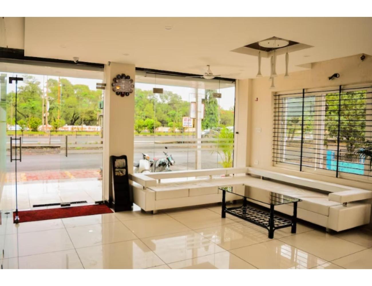 CRYSTAL INN HOTEL, UJJAIN view 3