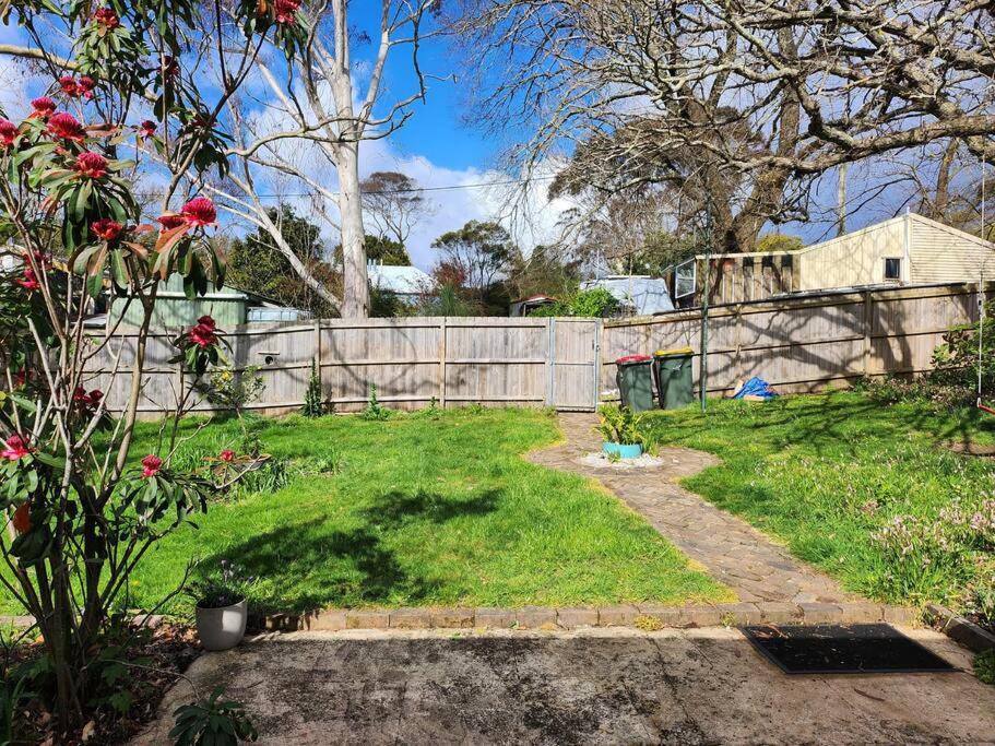 Temora House- classic, pet friendly, close to town
