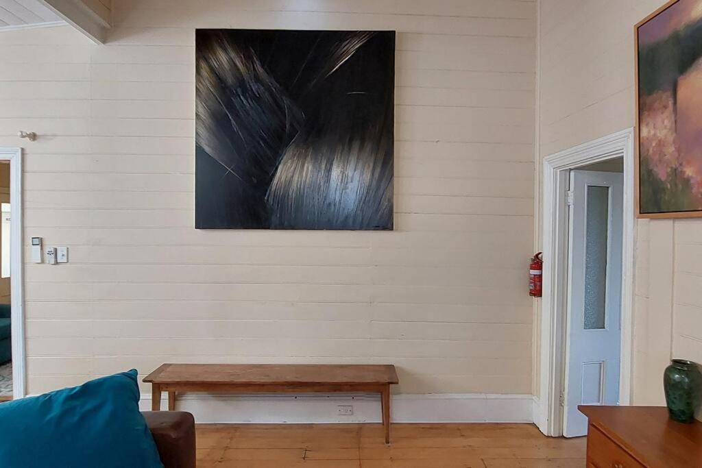 Temora House- classic, pet friendly, close to town