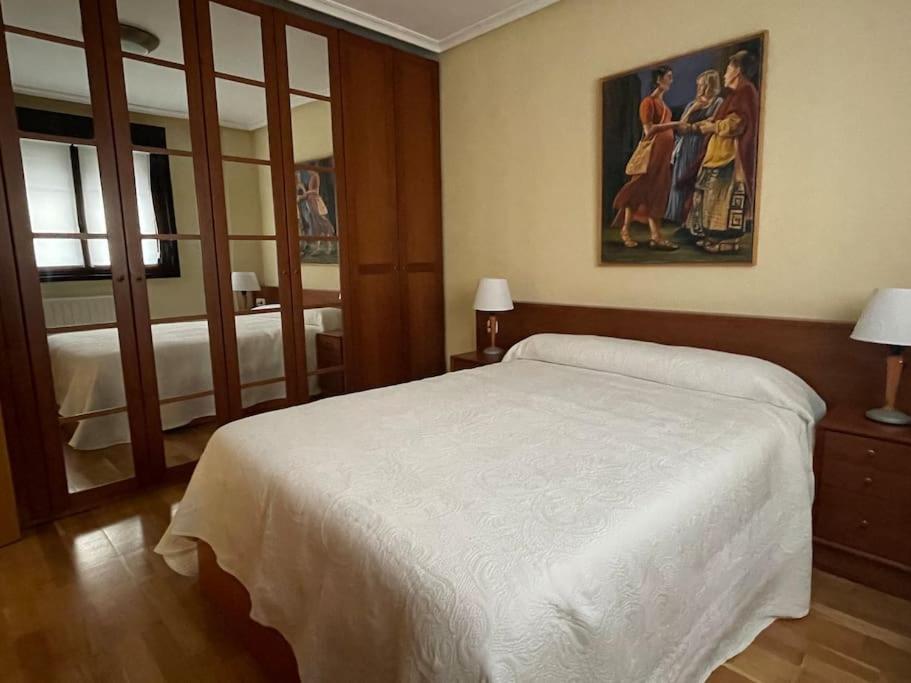 Confort en casco antiguo, luminoso, wifi view 3
