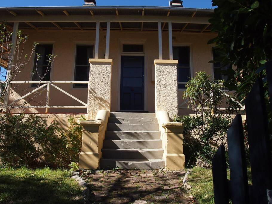 Temora House- classic, pet friendly, close to town