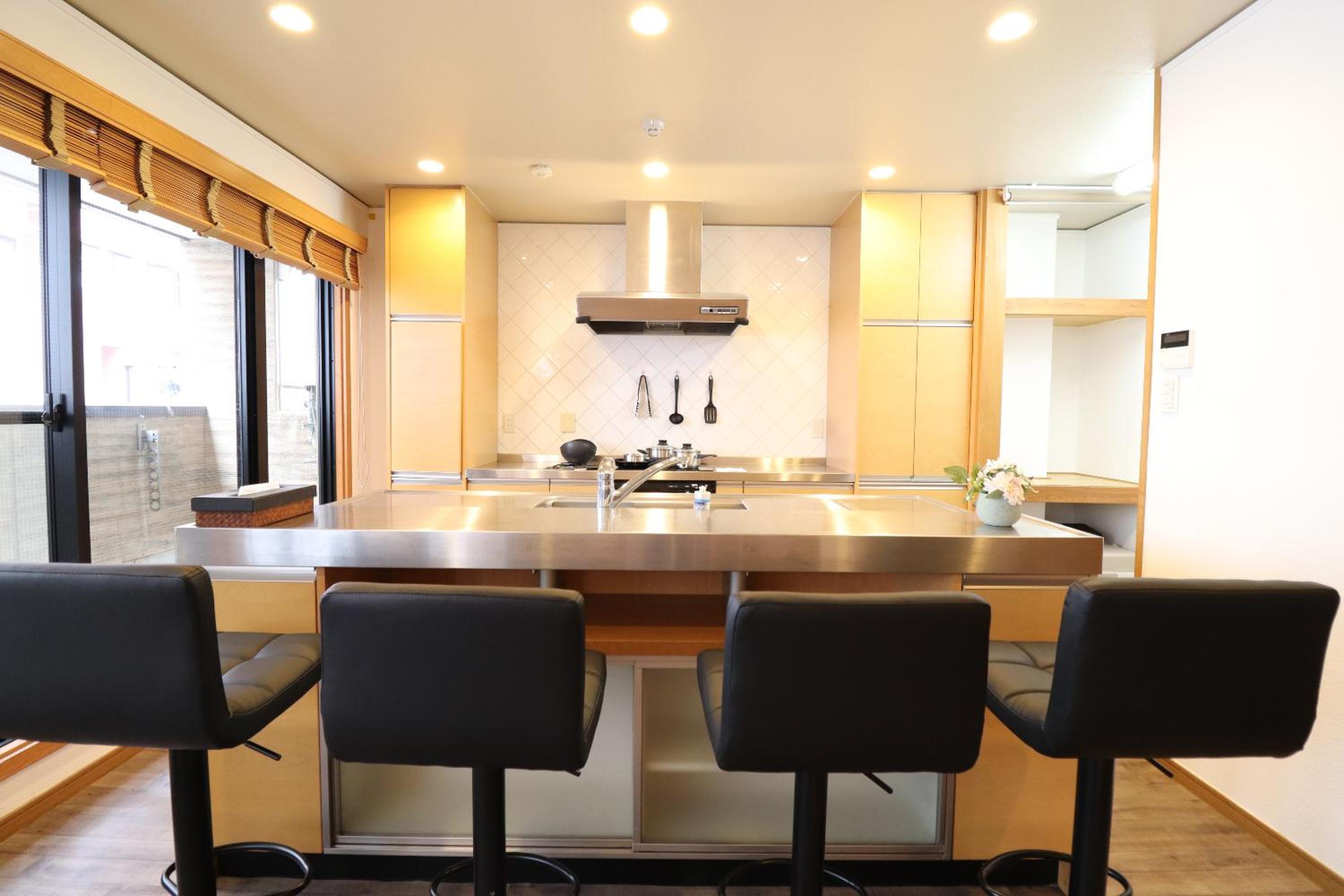 Crane Court KitaHorie