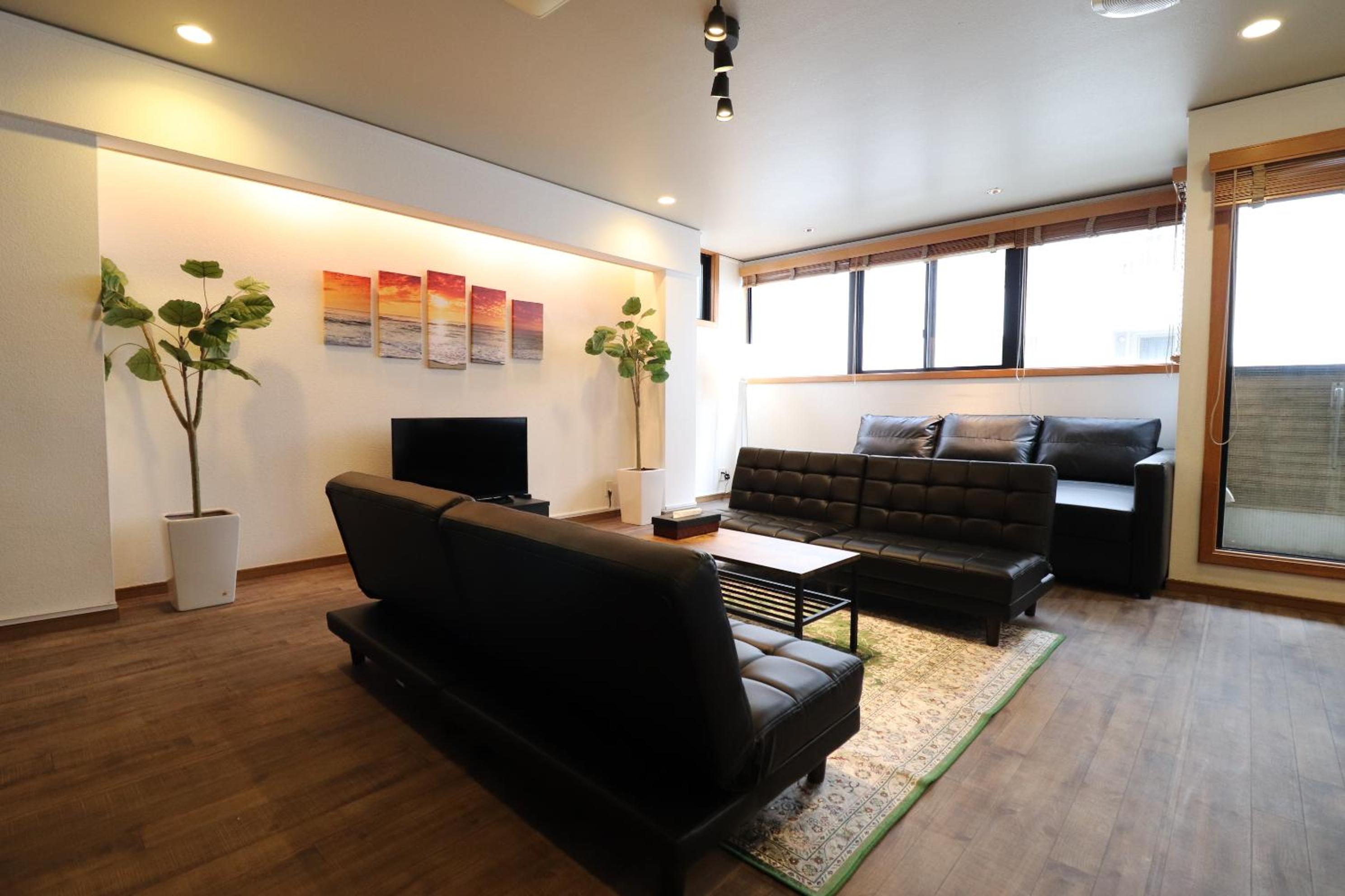 Crane Court KitaHorie