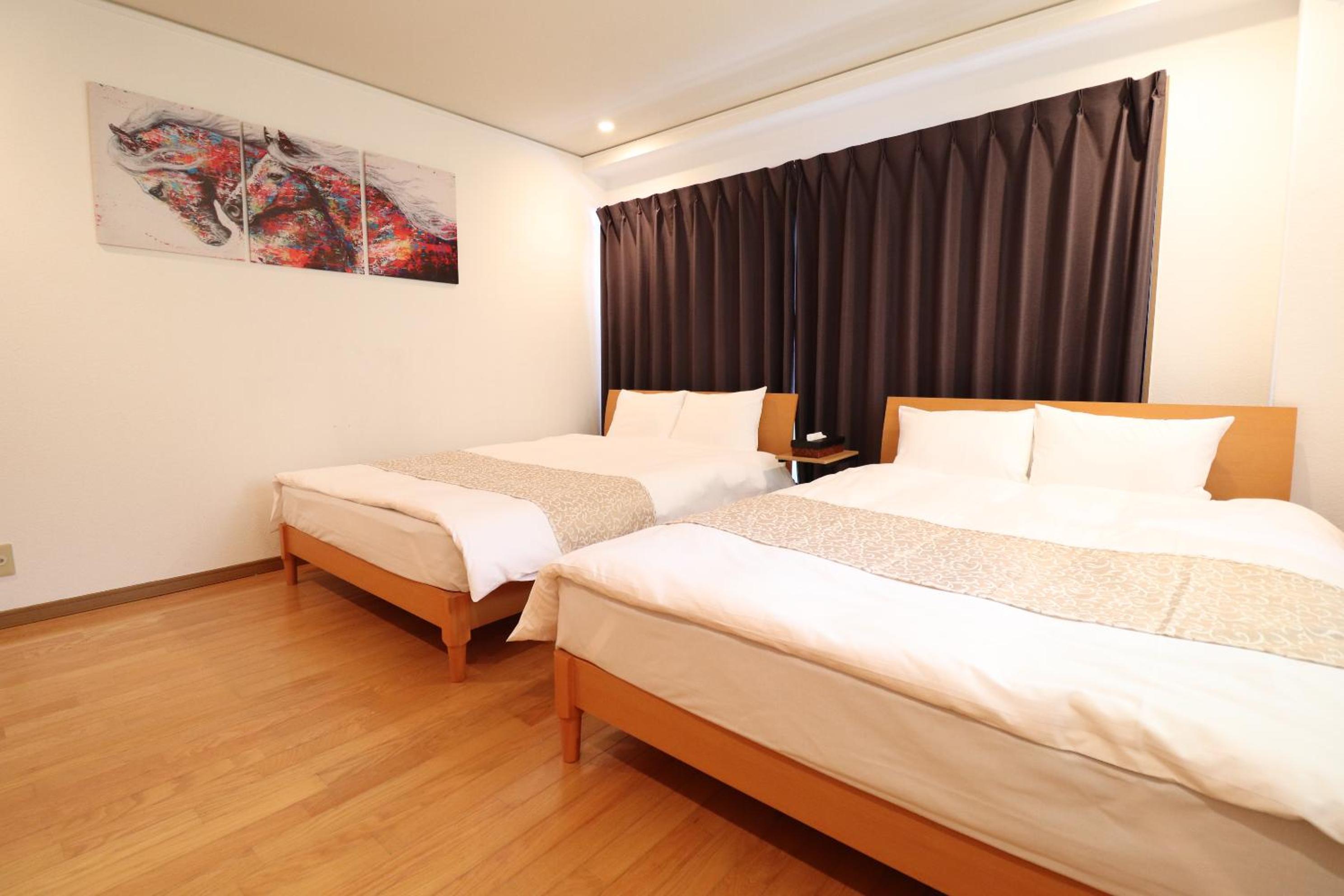Crane Court KitaHorie