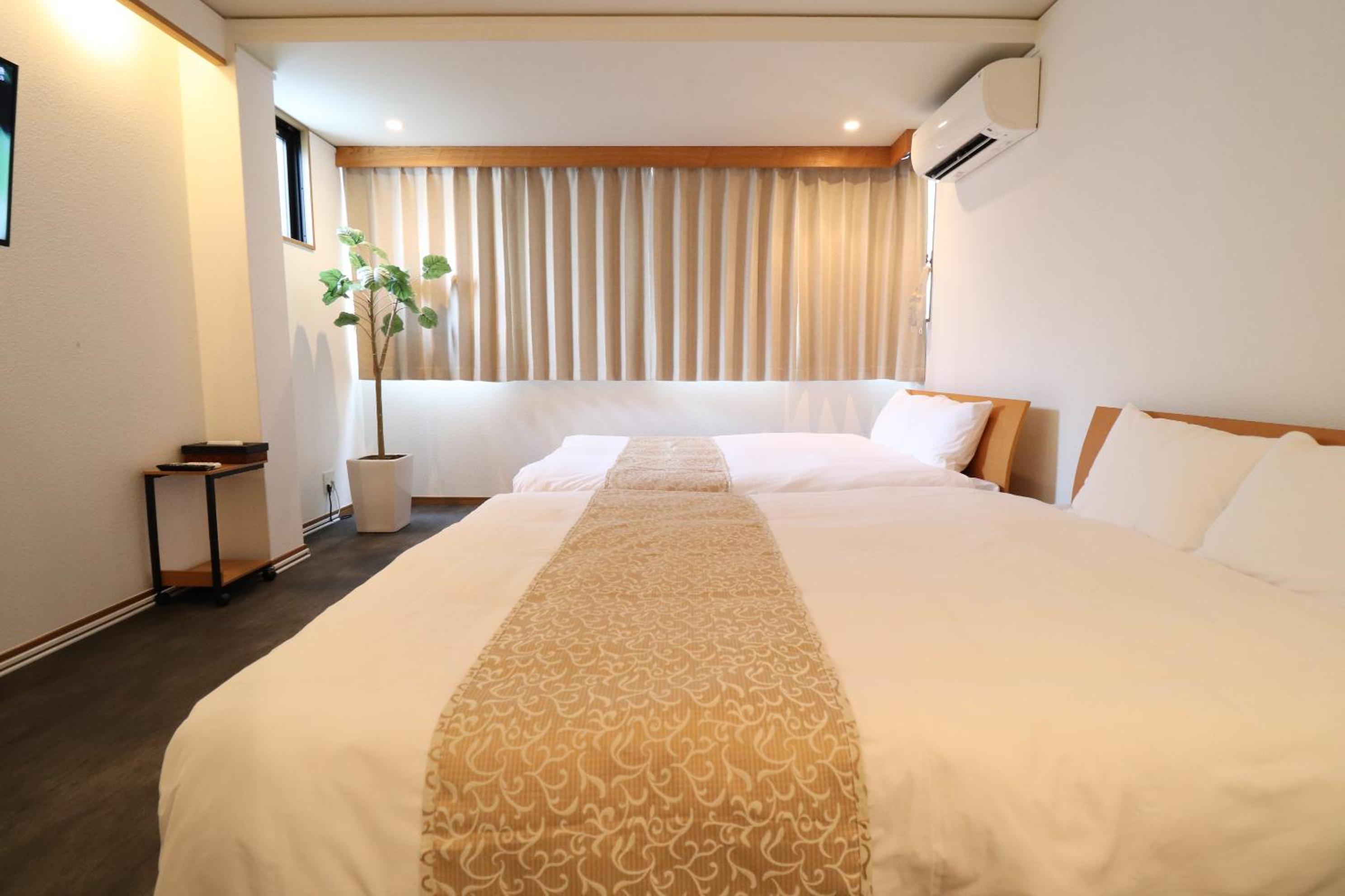 Crane Court KitaHorie