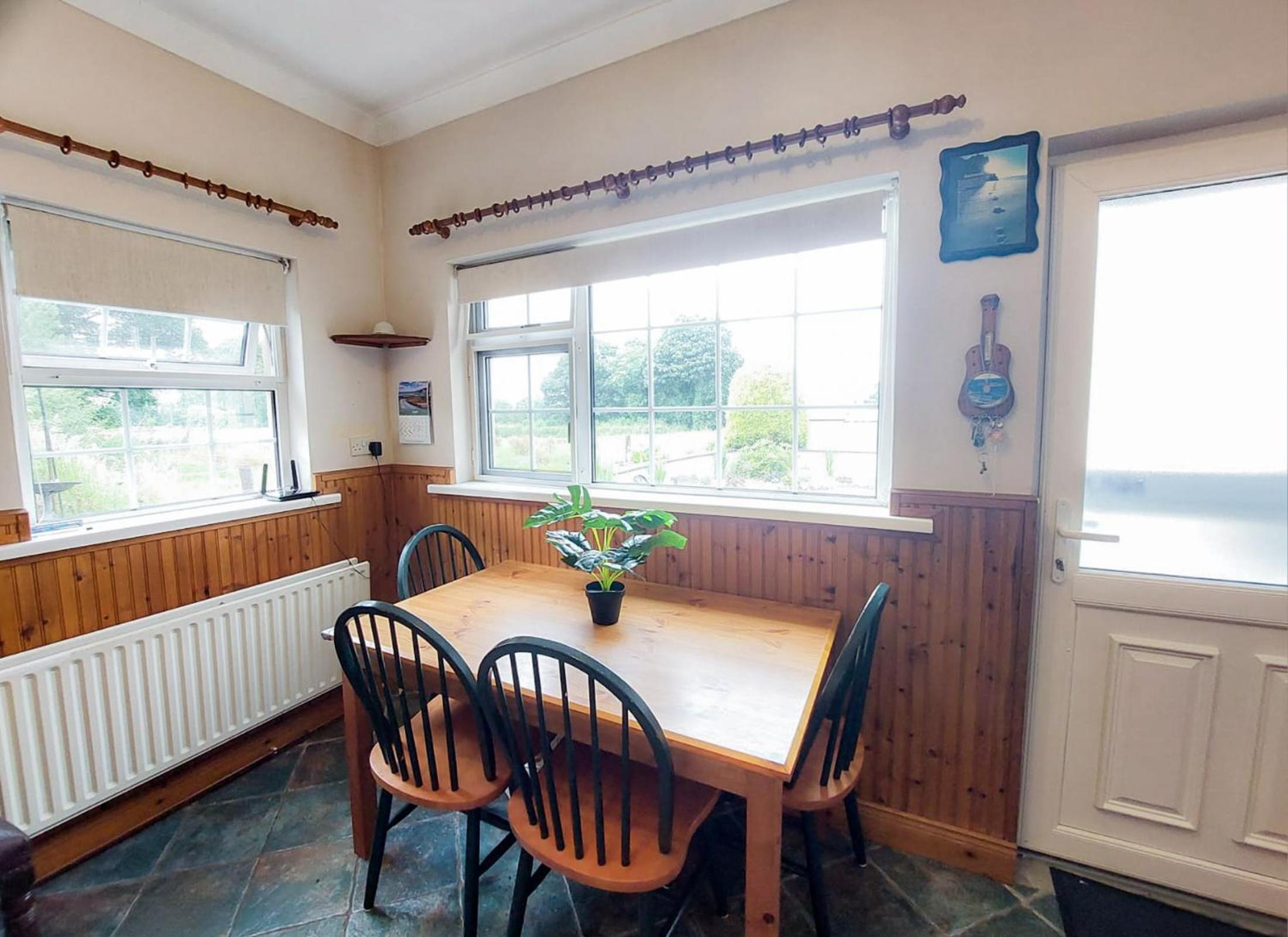 Farm View Cottage Castlerea by Trident Holiday Homes view 4