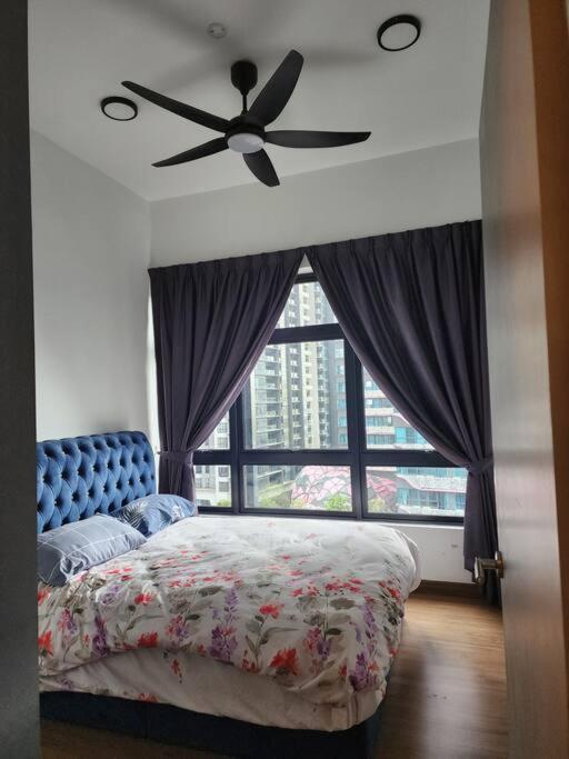 Sunflower/4r3b/klcc/1550sf/bacony/newcondo/bathtub