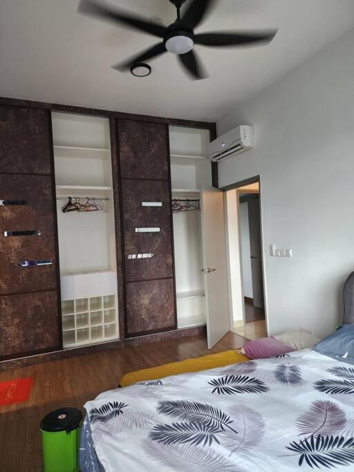 Sunflower/4r3b/klcc/1550sf/bacony/newcondo/bathtub