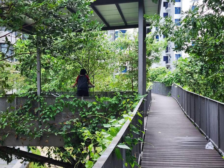 Sunflower/4r3b/klcc/1550sf/bacony/newcondo/bathtub