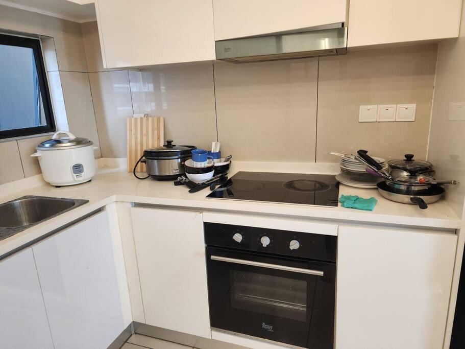 Sunflower/4r3b/klcc/1550sf/bacony/newcondo/bathtub