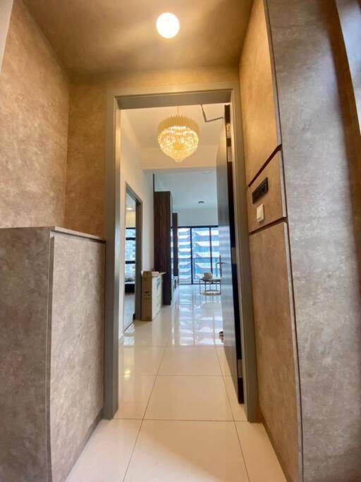 Sunflower/4r3b/klcc/1550sf/bacony/newcondo/bathtub