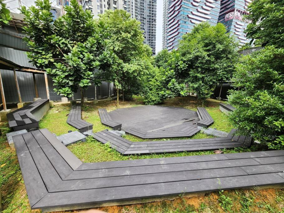 Sunflower/4r3b/klcc/1550sf/bacony/newcondo/bathtub
