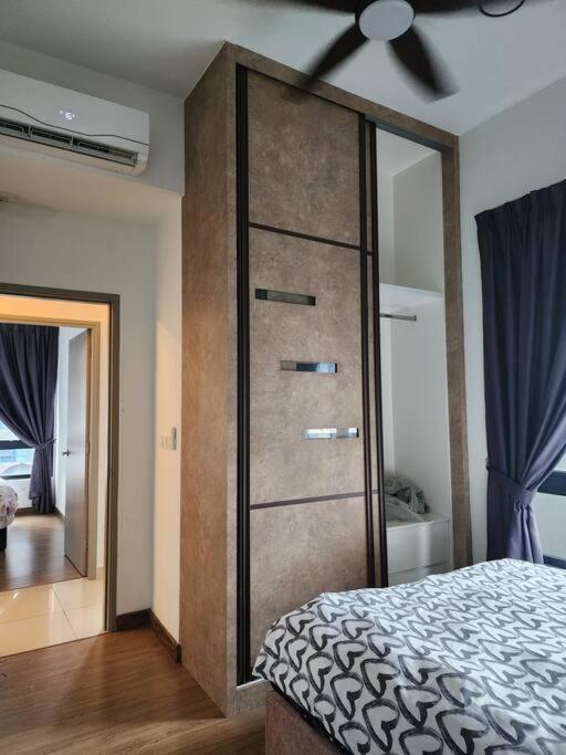 Sunflower/4r3b/klcc/1550sf/bacony/newcondo/bathtub