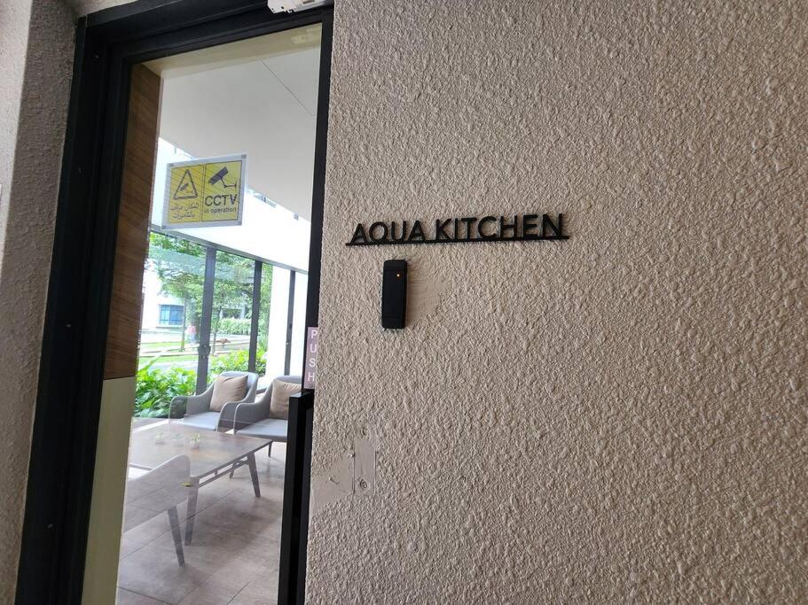 Sunflower/4r3b/klcc/1550sf/bacony/newcondo/bathtub