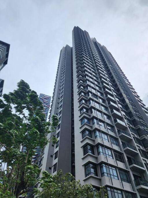 Sunflower/4r3b/klcc/1550sf/bacony/newcondo/bathtub