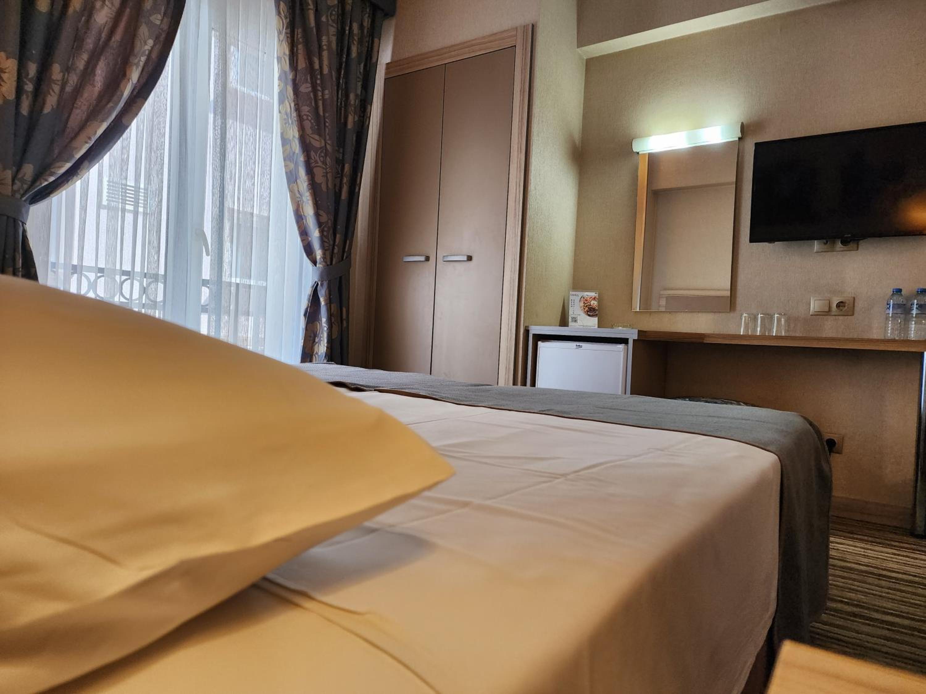 Nanda Hotel - Image 8