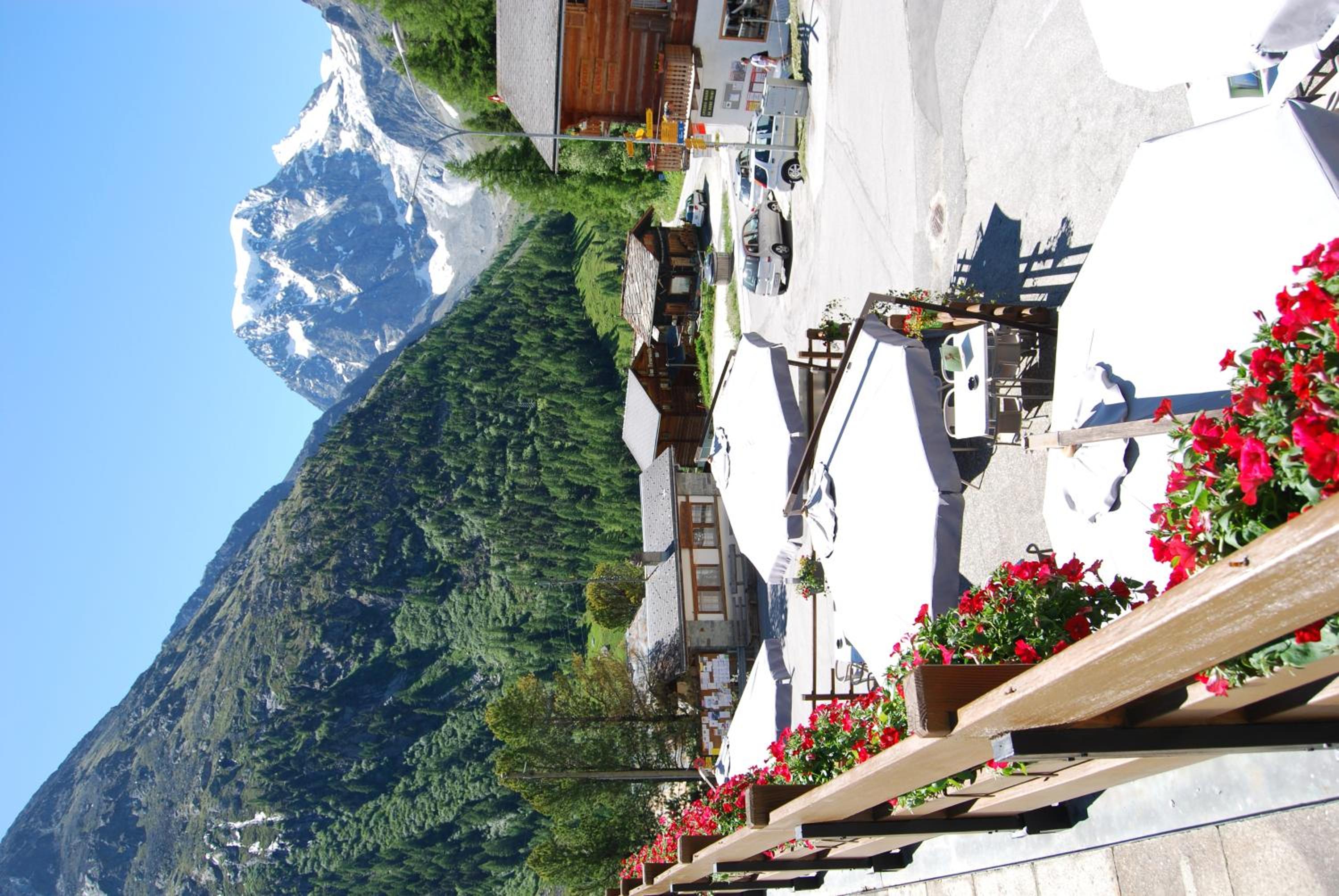Hotel du Pigne view 4