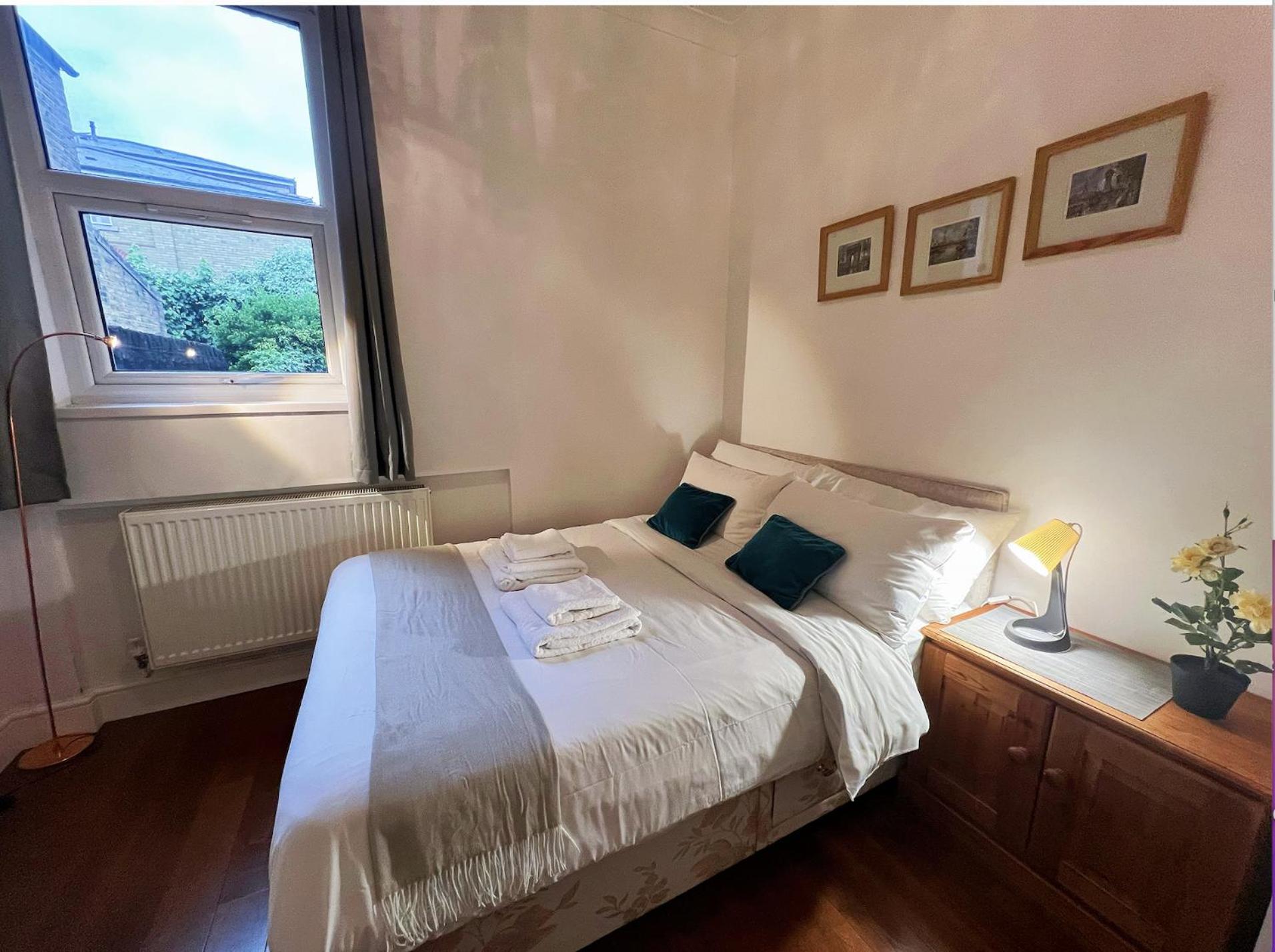 Lovely 2 Bedroom Garden Flat in London