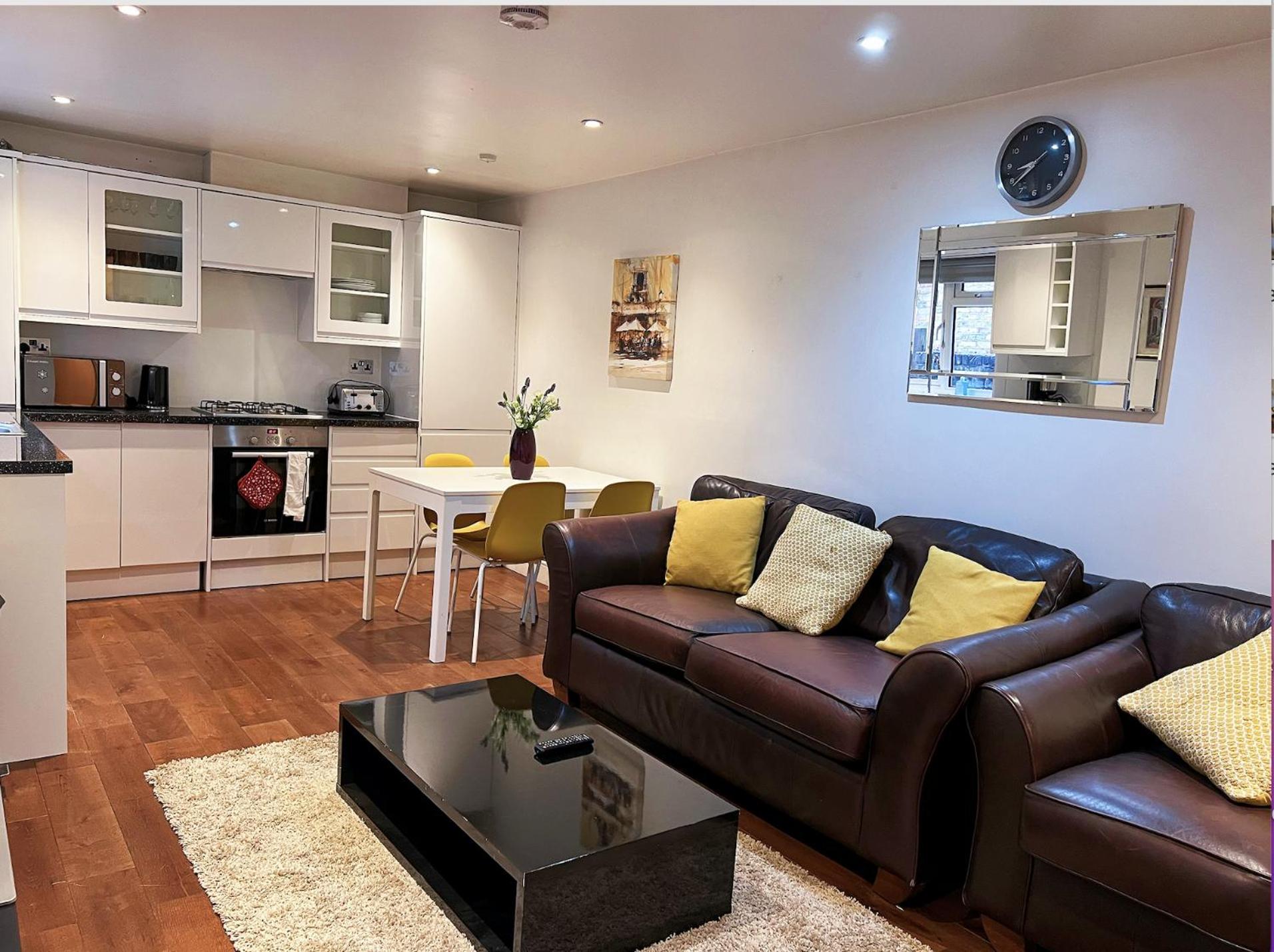 Lovely 2 Bedroom Garden Flat in London