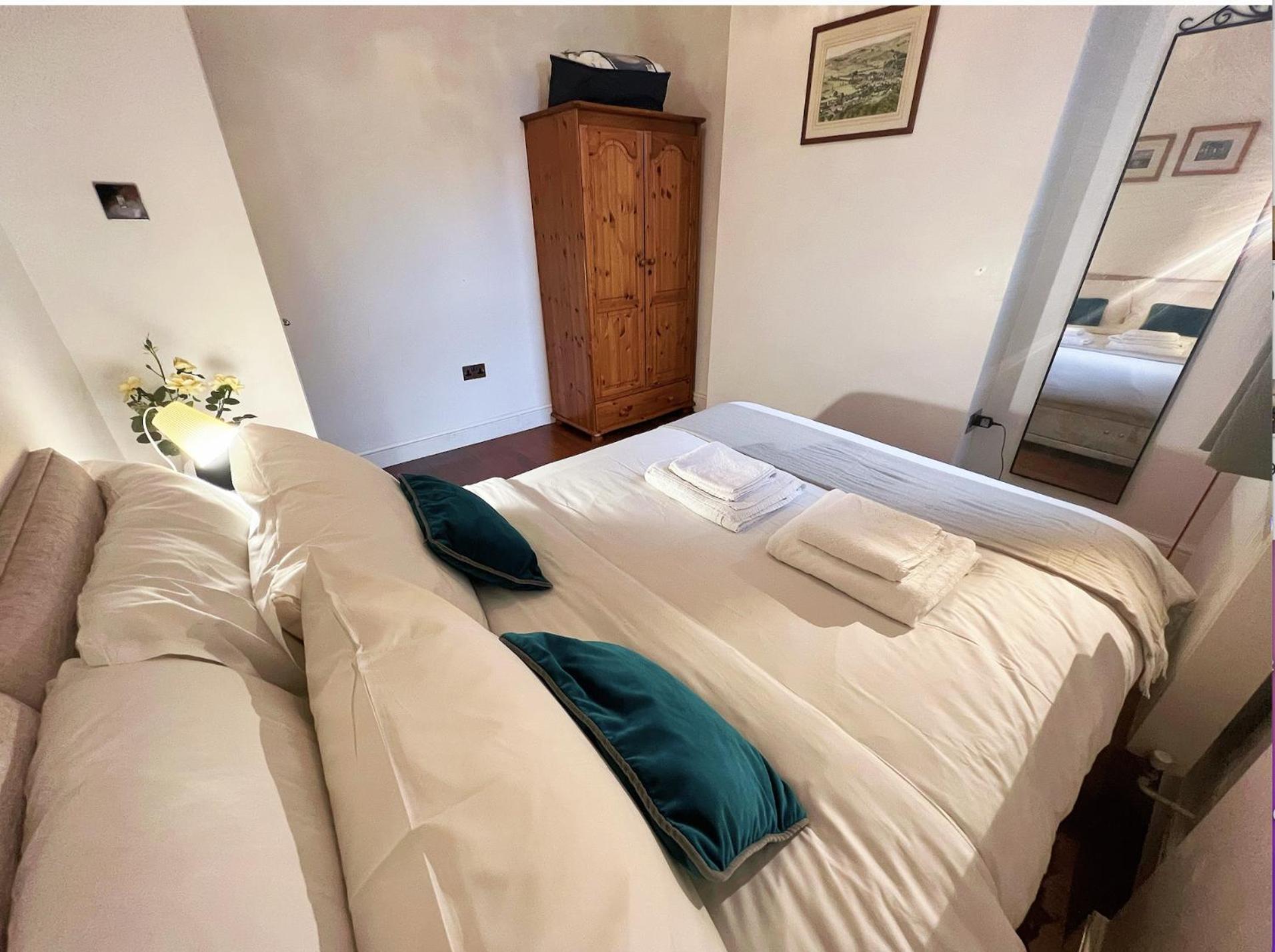 Lovely 2 Bedroom Garden Flat in London