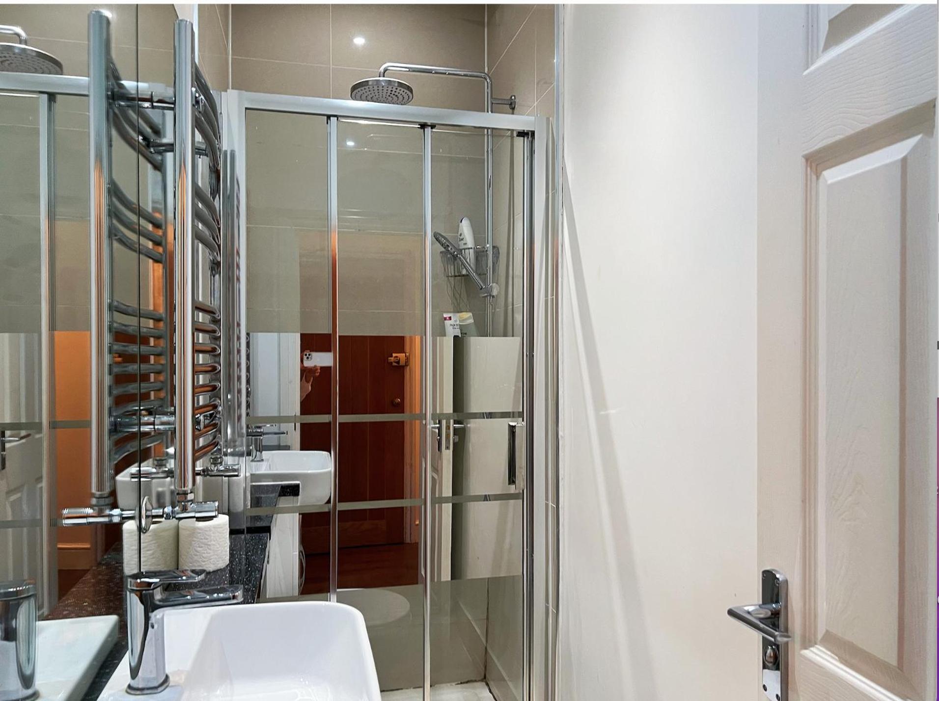 Lovely 2 Bedroom Garden Flat in London