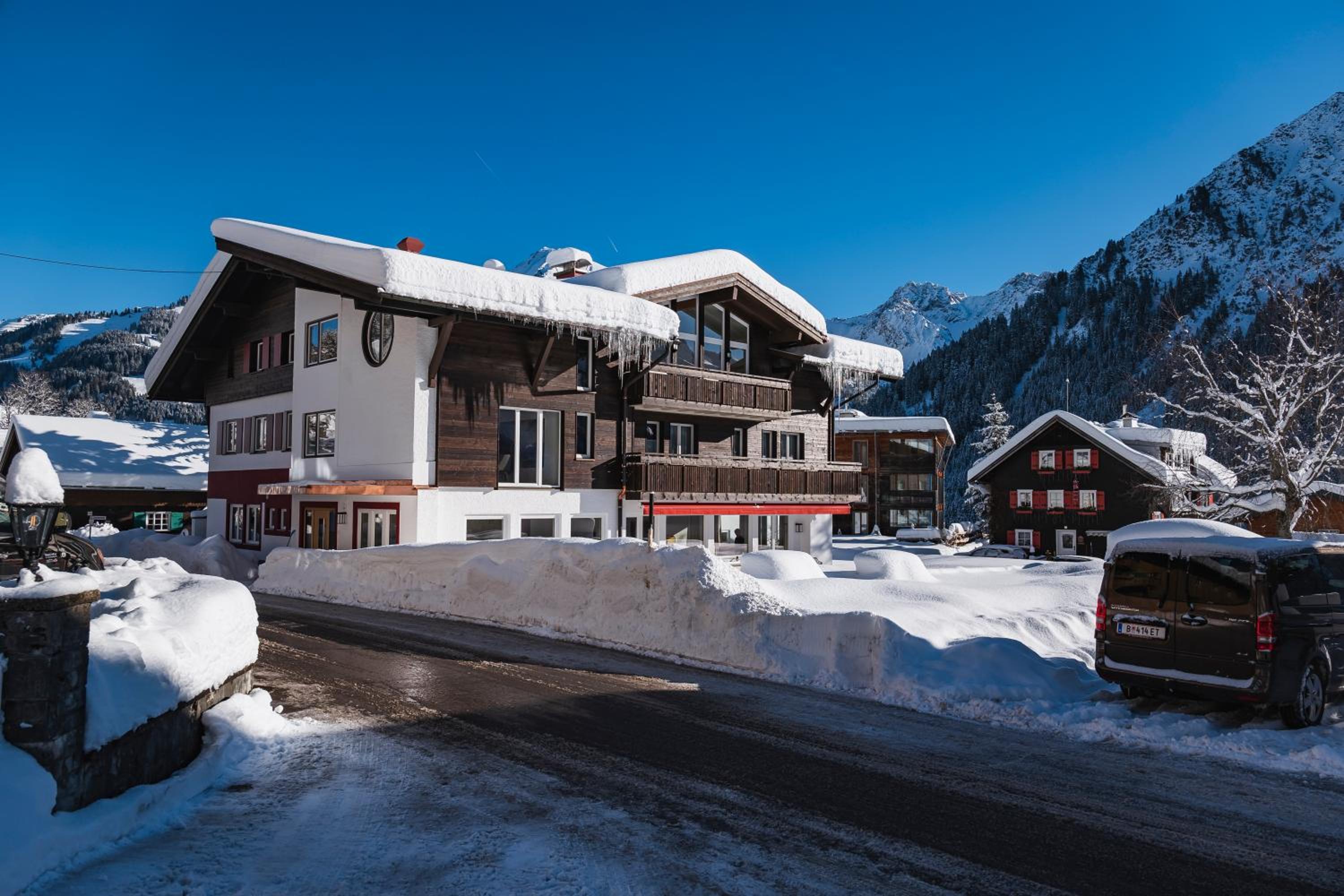 Haller's Apartments