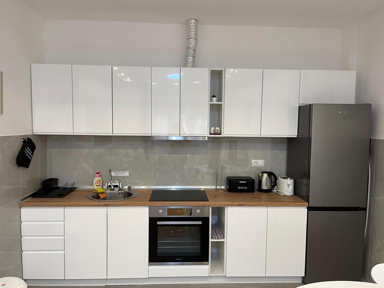 Olive center apartment
