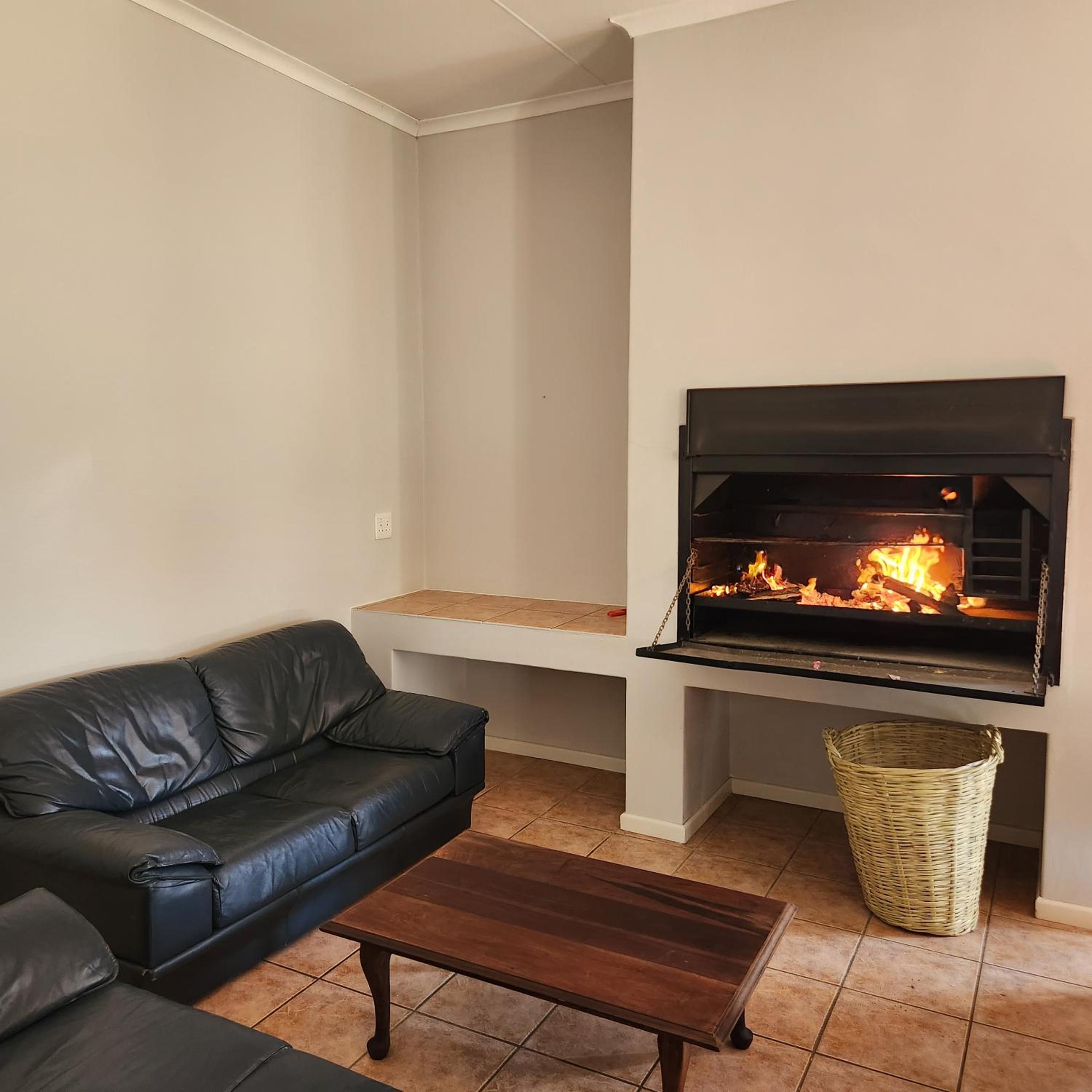 Karoo Leeu Self Catering view 3