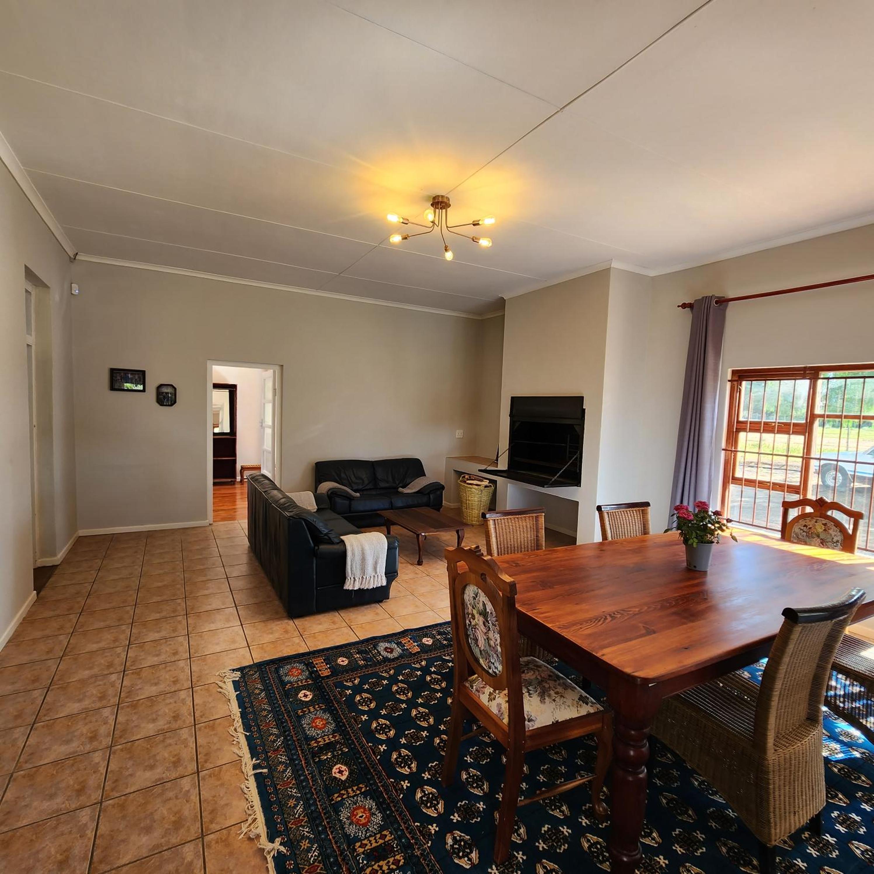 Karoo Leeu Self Catering view 5