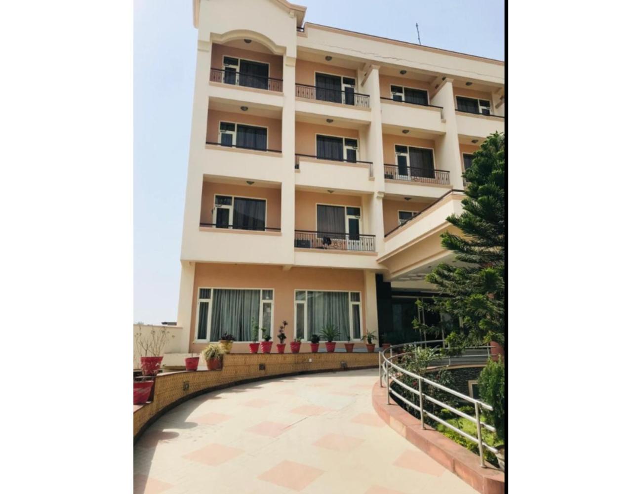 Vishal Hotel, Katra view 2