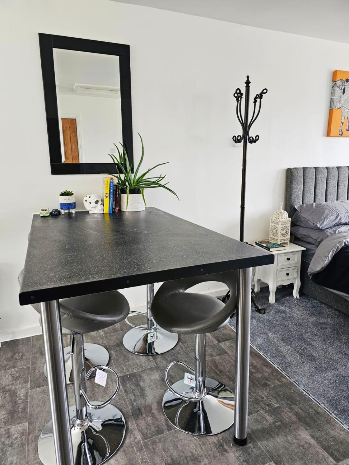 Modern comfortable quiet self contained apartments